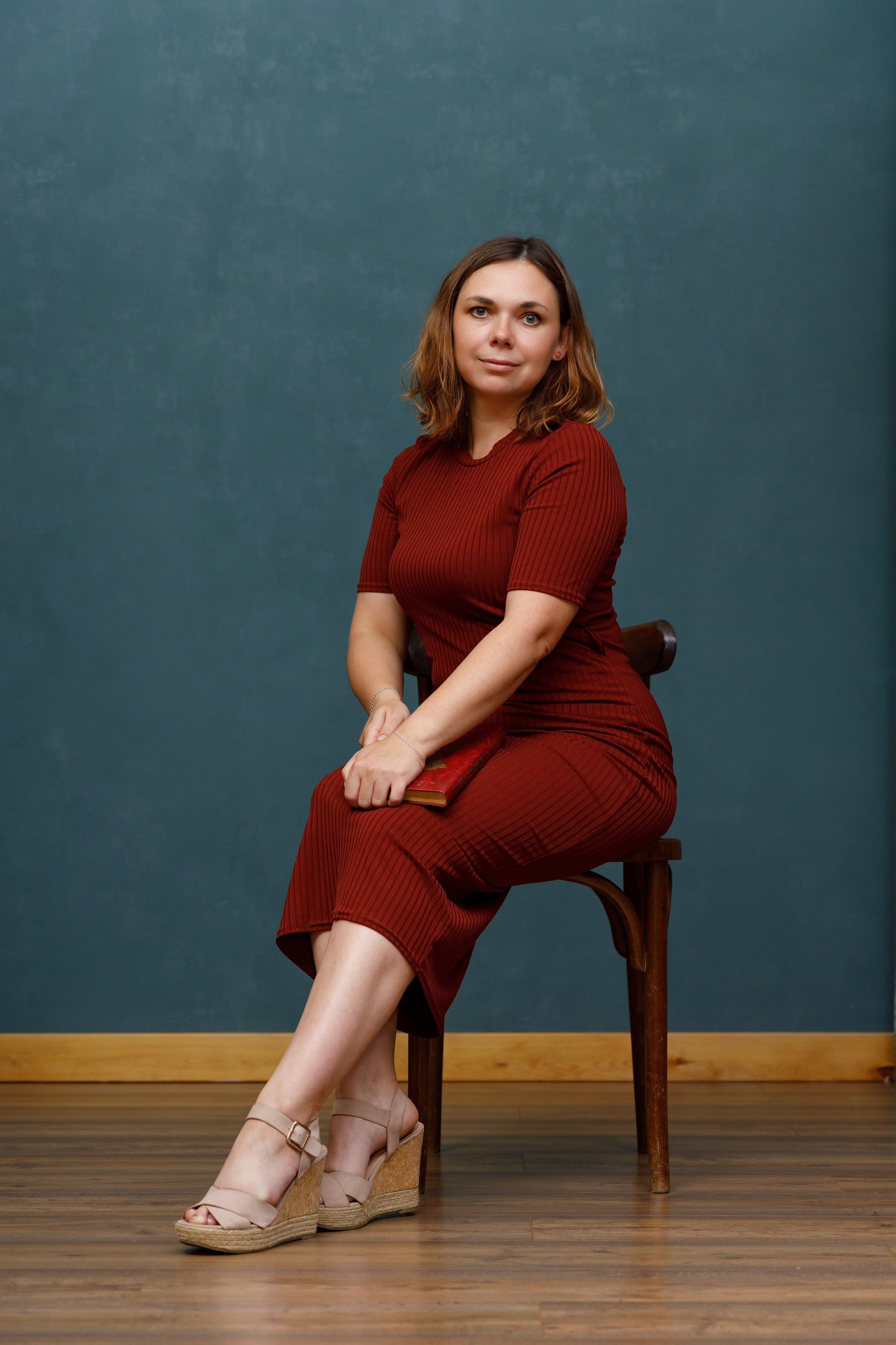 Нина и Наталья. Фотограф Анна Телекаева, выпускные альбомы, семейные и репортажные съемки в Омске