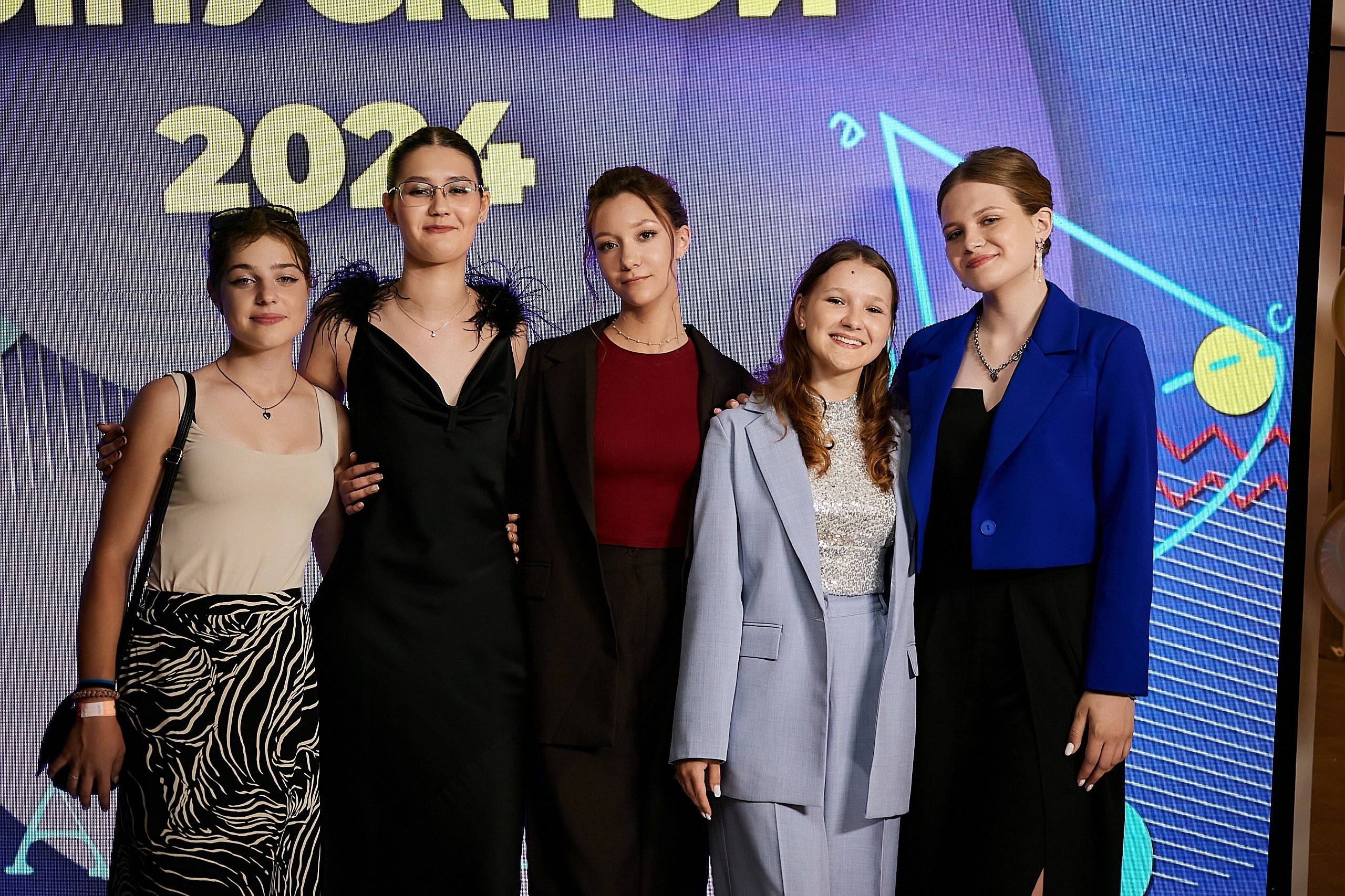 Выпускной 2024 концертный зал Академия ВТБ. Фотограф и Видеограф в Москве. Олег Корушев