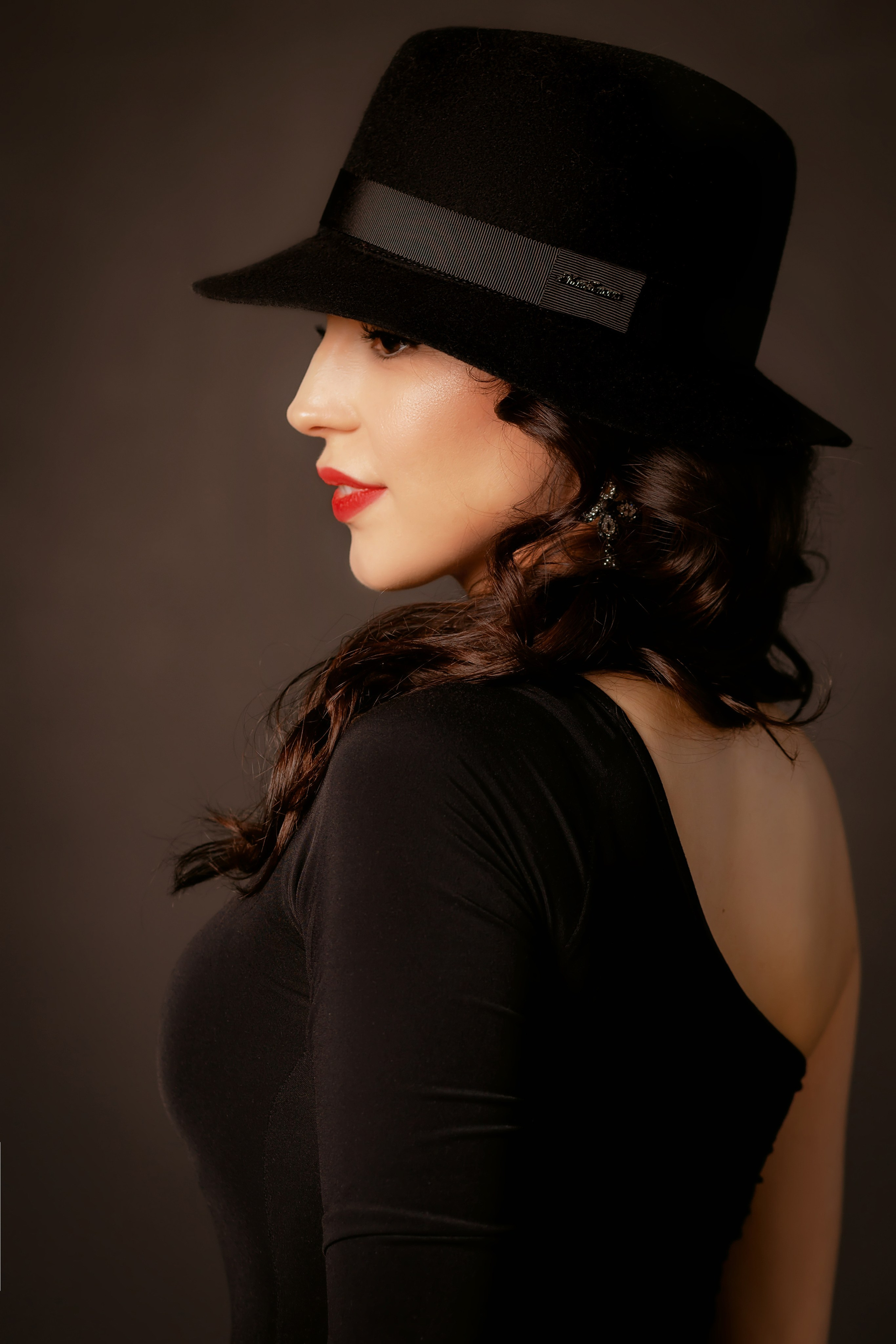 Съемка в стиле «Кинозвезда», фотосессия в Санкт-Петербурге. Портретные фотосессии, контент-съемки, репортаж