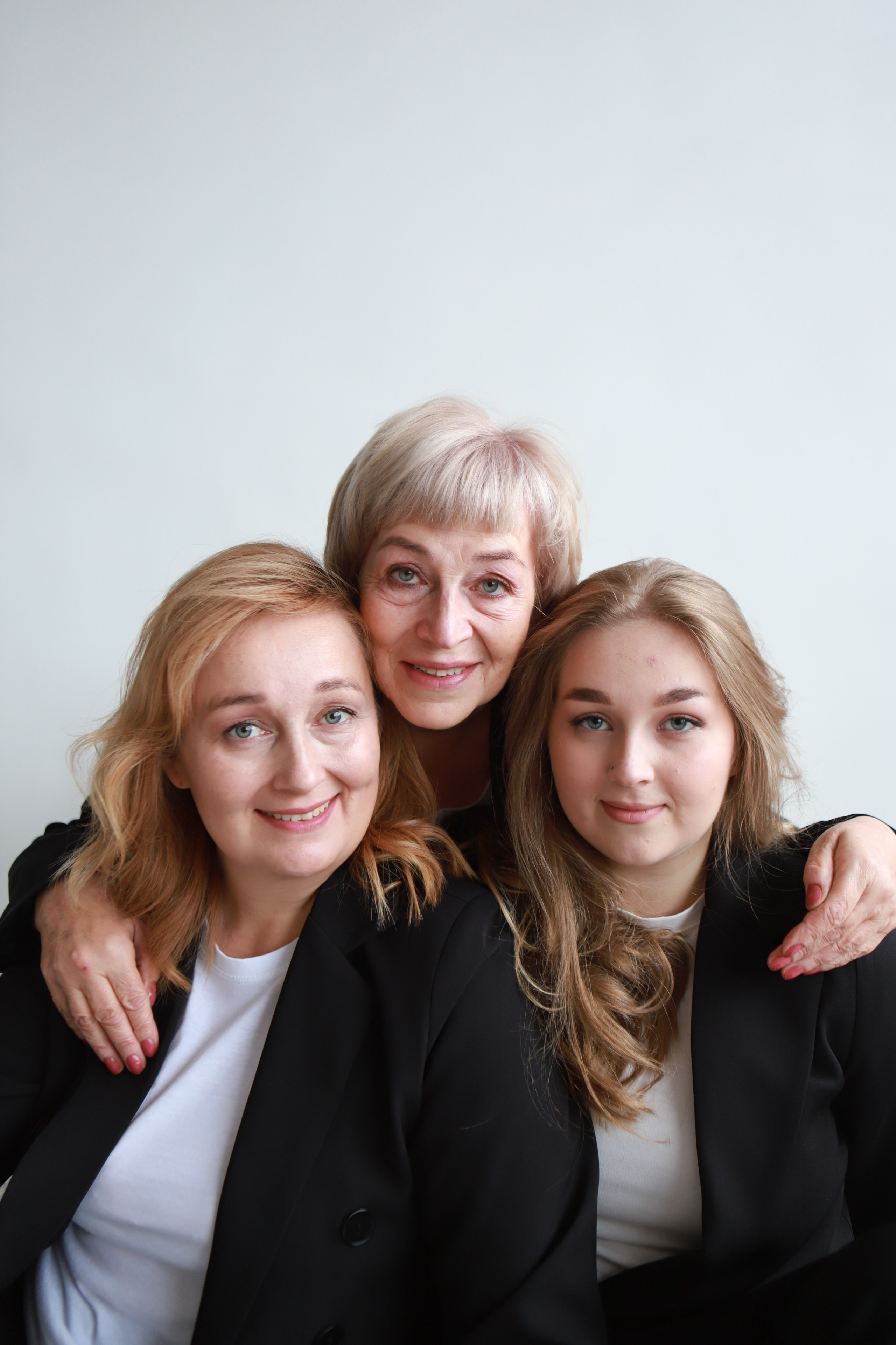 Семейная фотосессия - Трогательная съемка трех поколений. Семейный и женский фотограф Кемерово Мария Степ