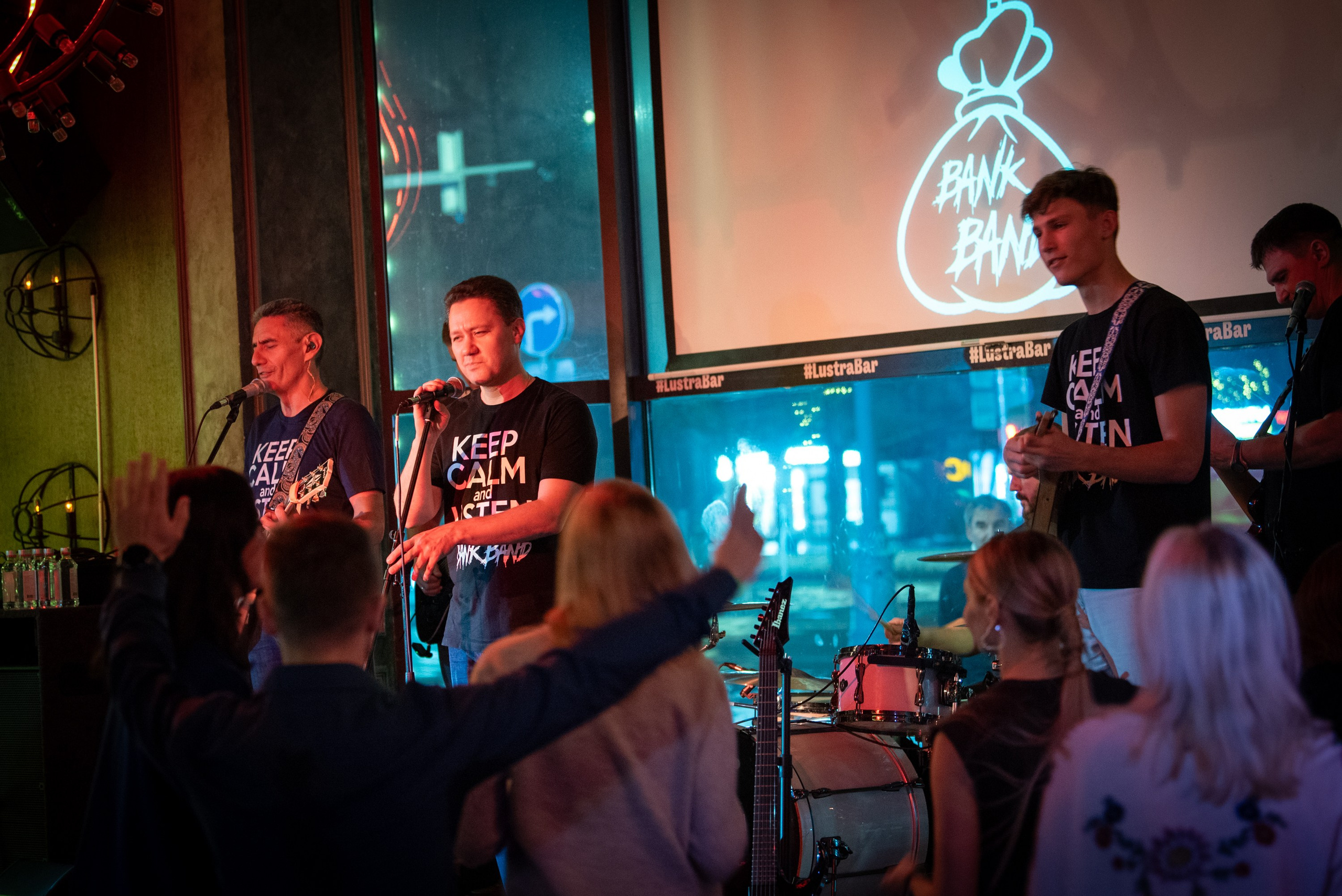 LЮSTRA bar 10.12.2025. Московская кавер-группа BankBand