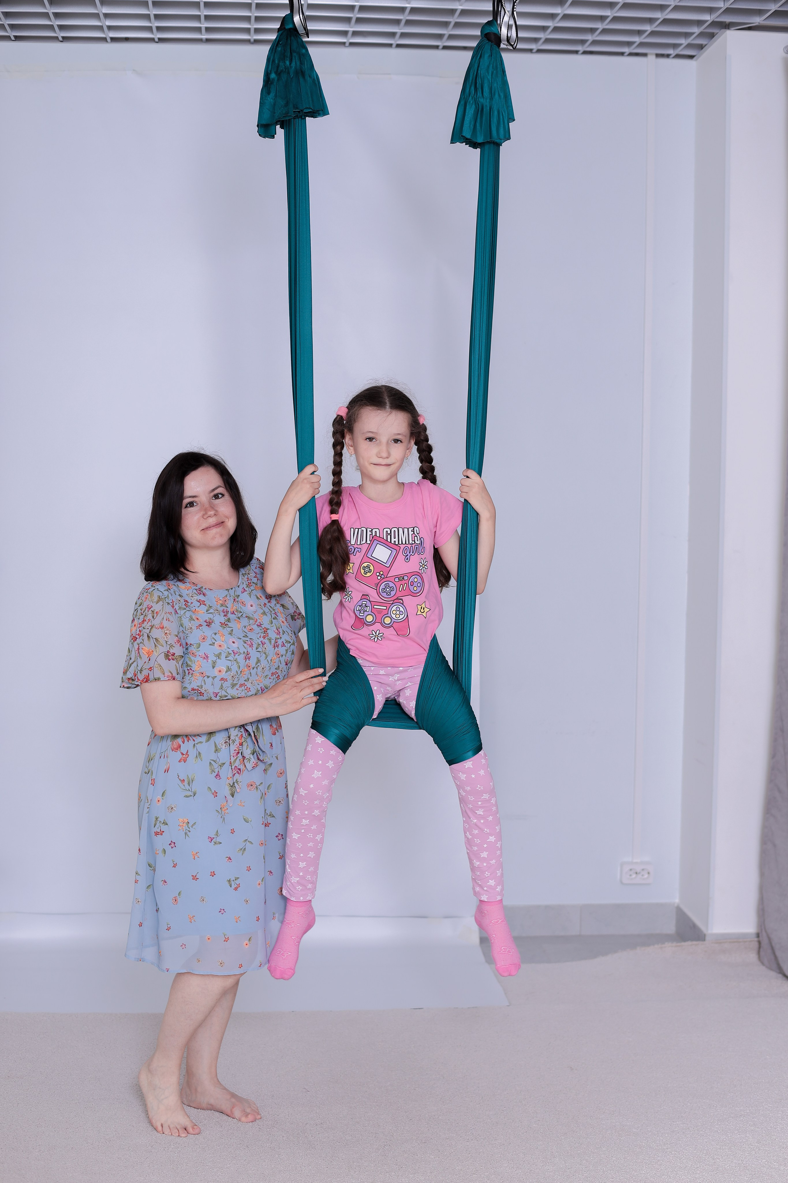 Детская аэройога. Фотограф Надршина Лилия