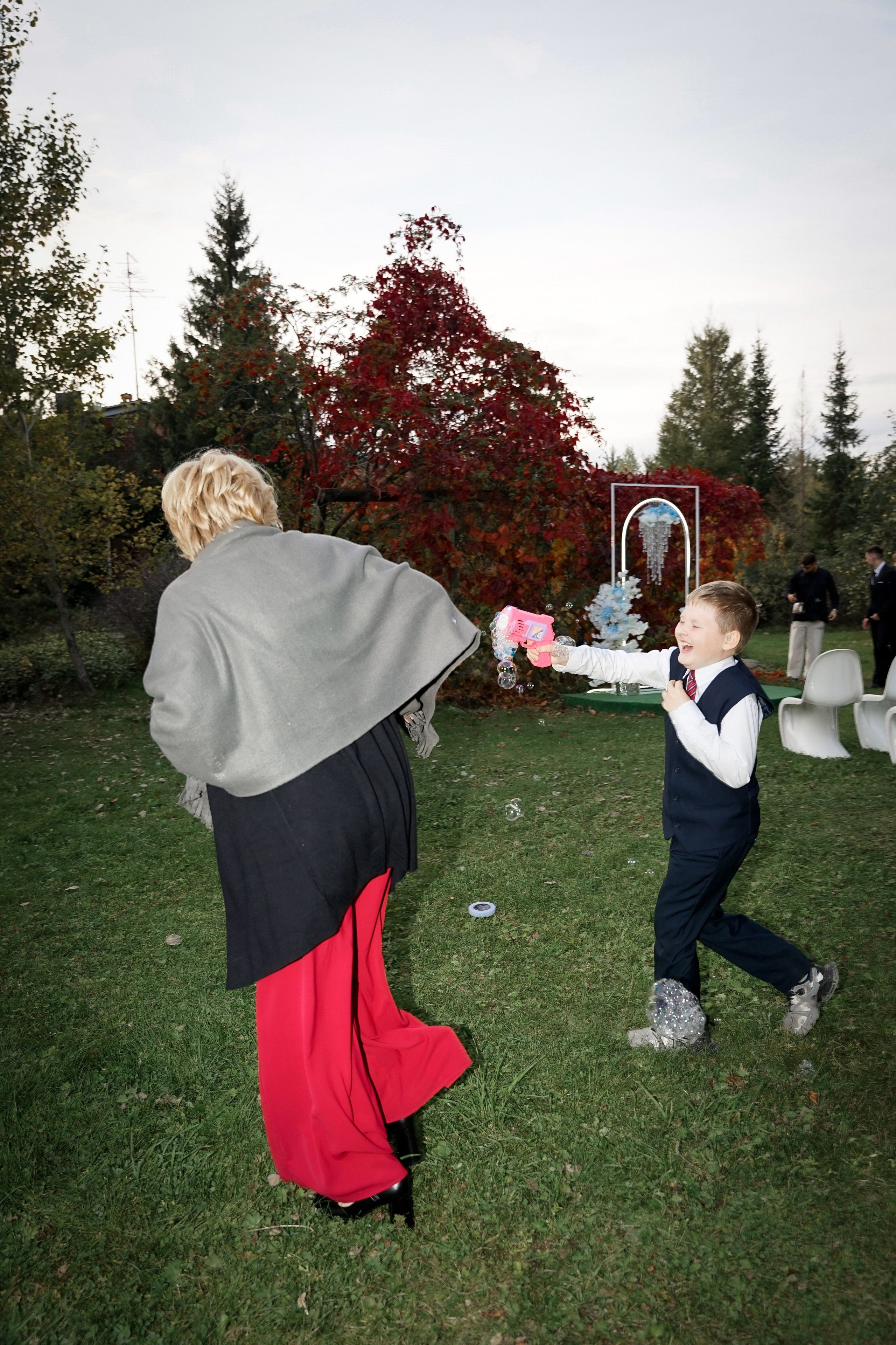 Свадебная прогулка в парке Екатеринбурга