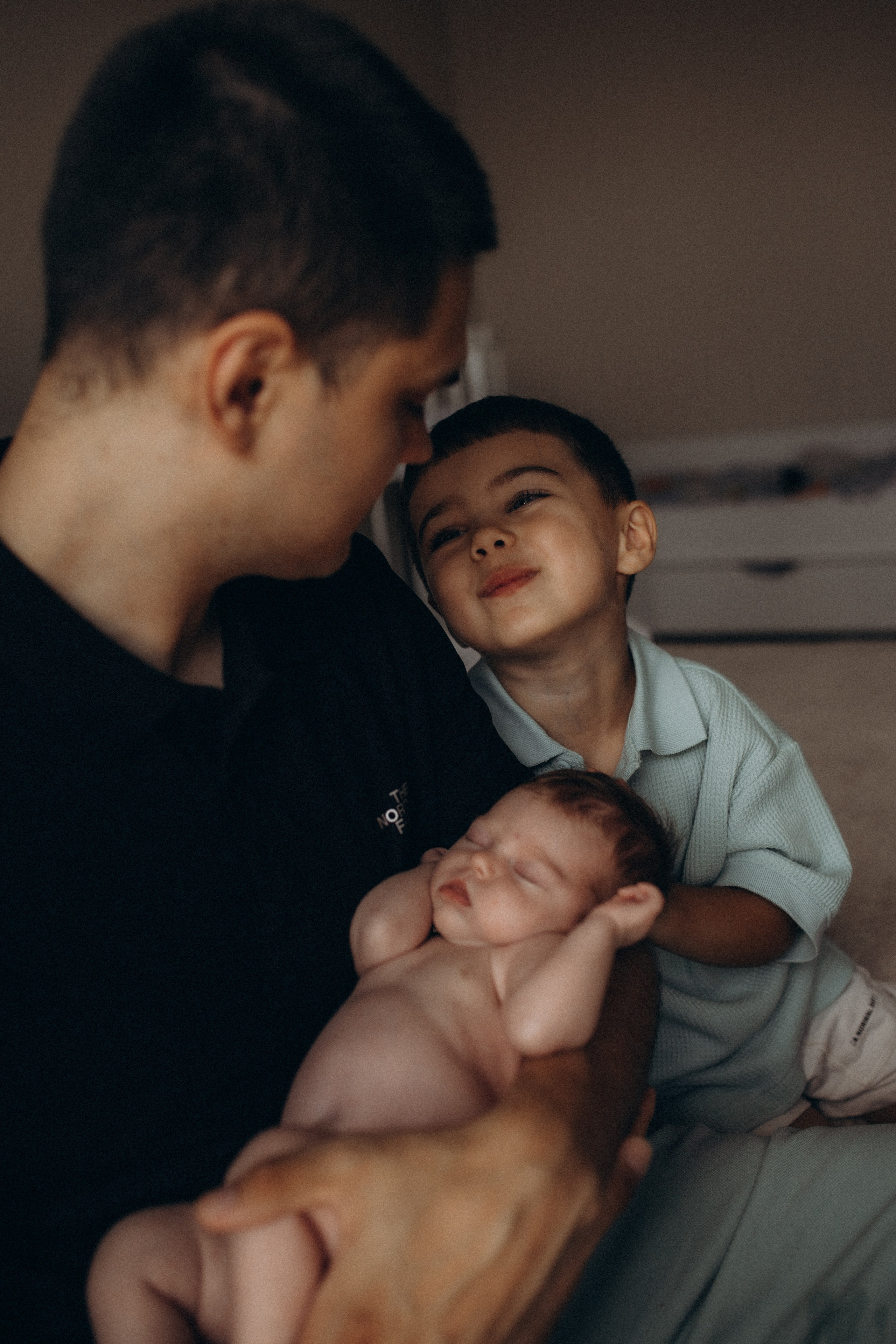 Семейная фотосессия с новорожденным ньюборн. Семейный фотограф в Москве и Люберцах Юлия Гуськова