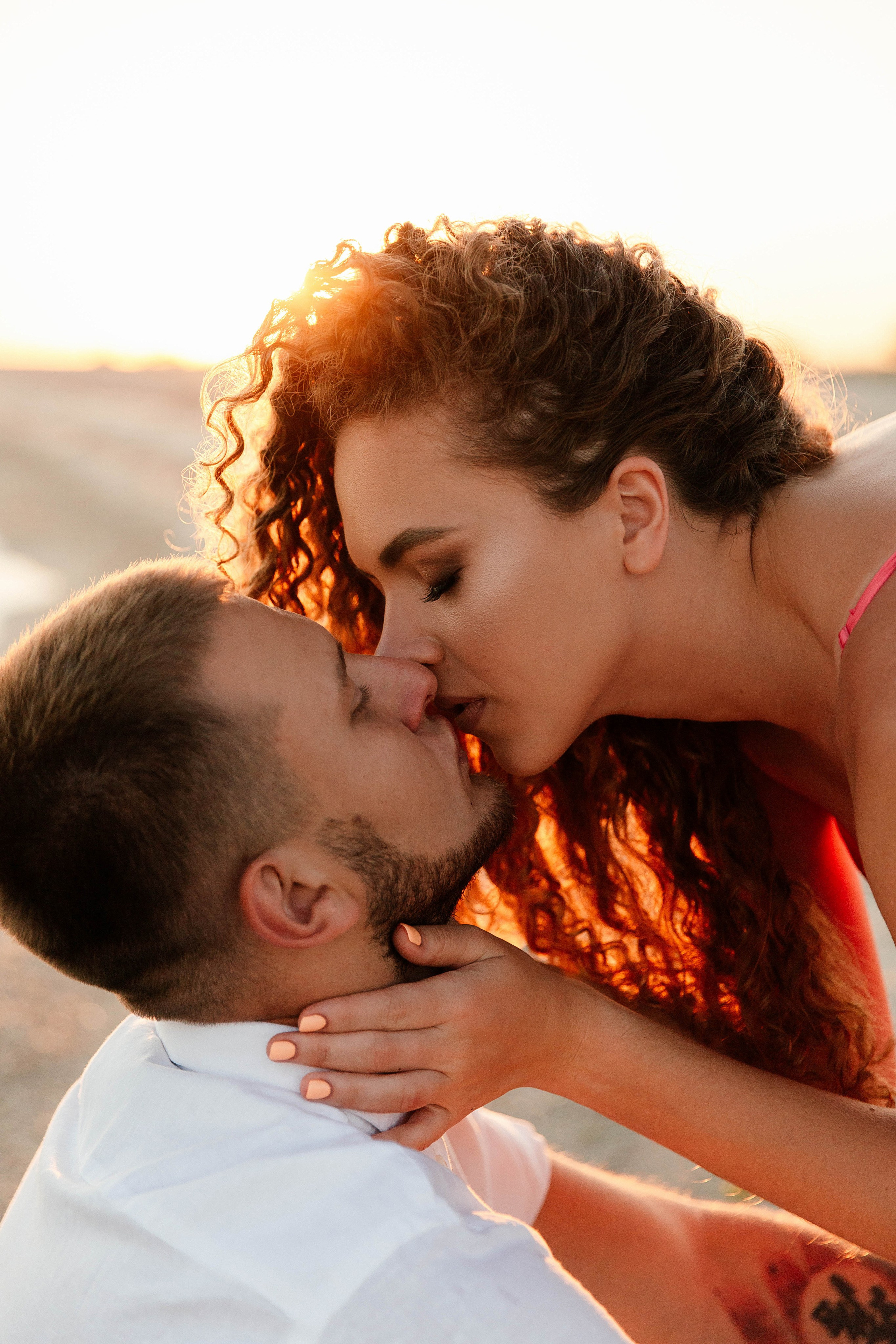 Красивая love story фотосессия на закате у моря. Свадебный фотограф и видеограф Краснодар, Ростов, Сочи, Новороссийск