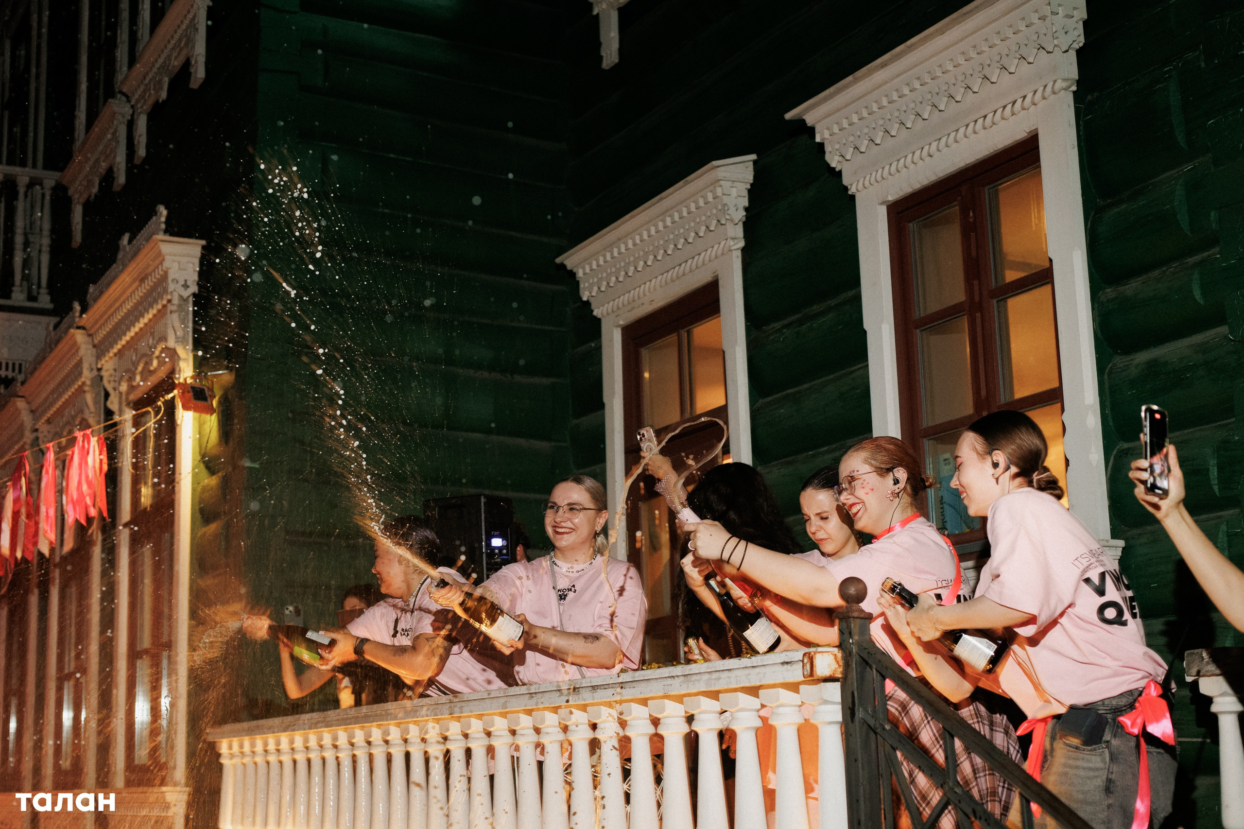 ВИНОТЕКА [бар+магаз] — BIRTHDAY PARTY. СВОИ. ФОТООТЧЕТЫ-СОБЫТИЯ-МЕСТА