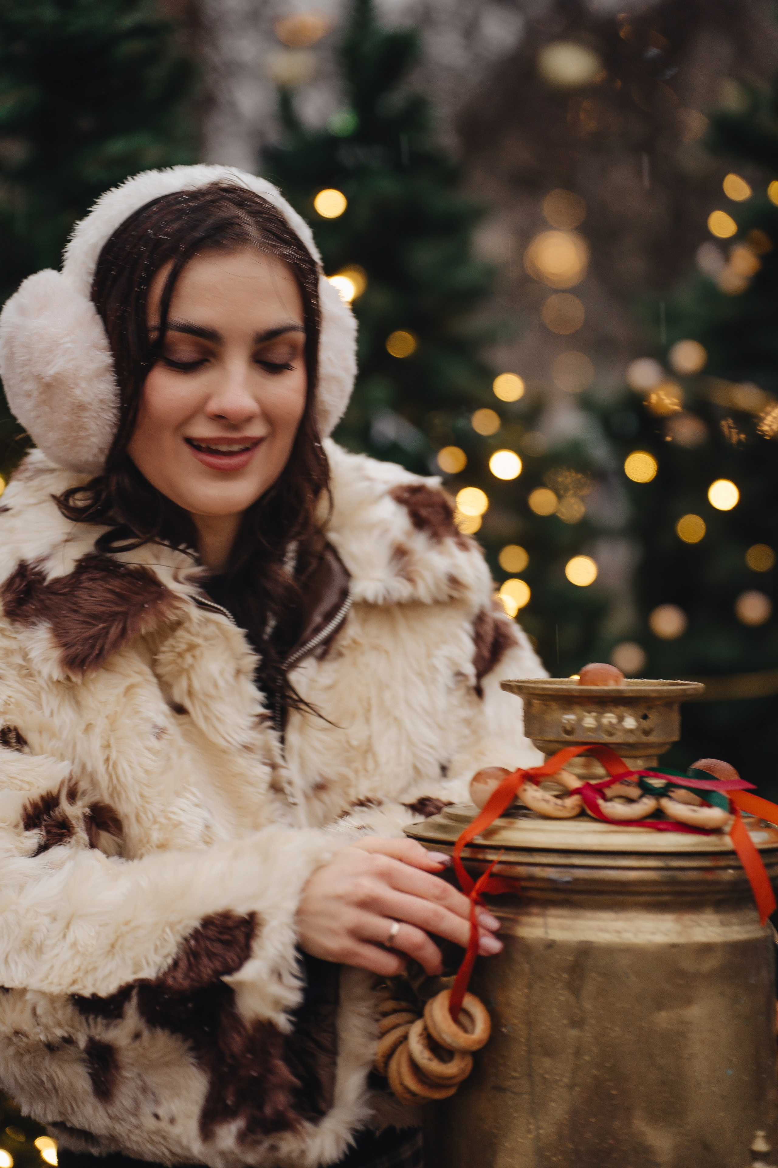 ПРОГУЛКА НА МАНЕЖНОЙ ПЛОЩАДИ ДЛЯ ДЕВУШКИ ПЕРЕД НОВЫМ ГОДОМ (НОВОГОДНЯЯ ФОТОСЕССИИЯ НА МАНЕЖНОЙ ПЛОЩАДИ). Профессиональный фотограф, Санкт-Петербург — Виктория Богомолова