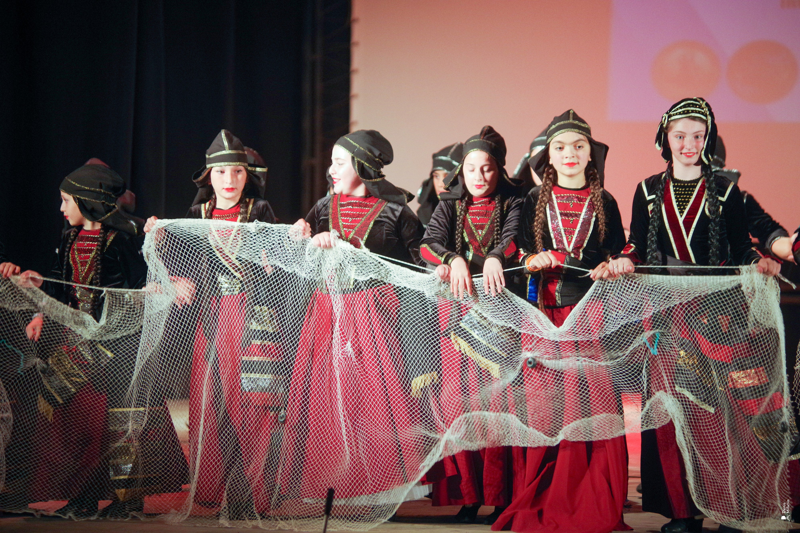 Танцы в прекрасном Они. Портретный фотограф Денис Милютин