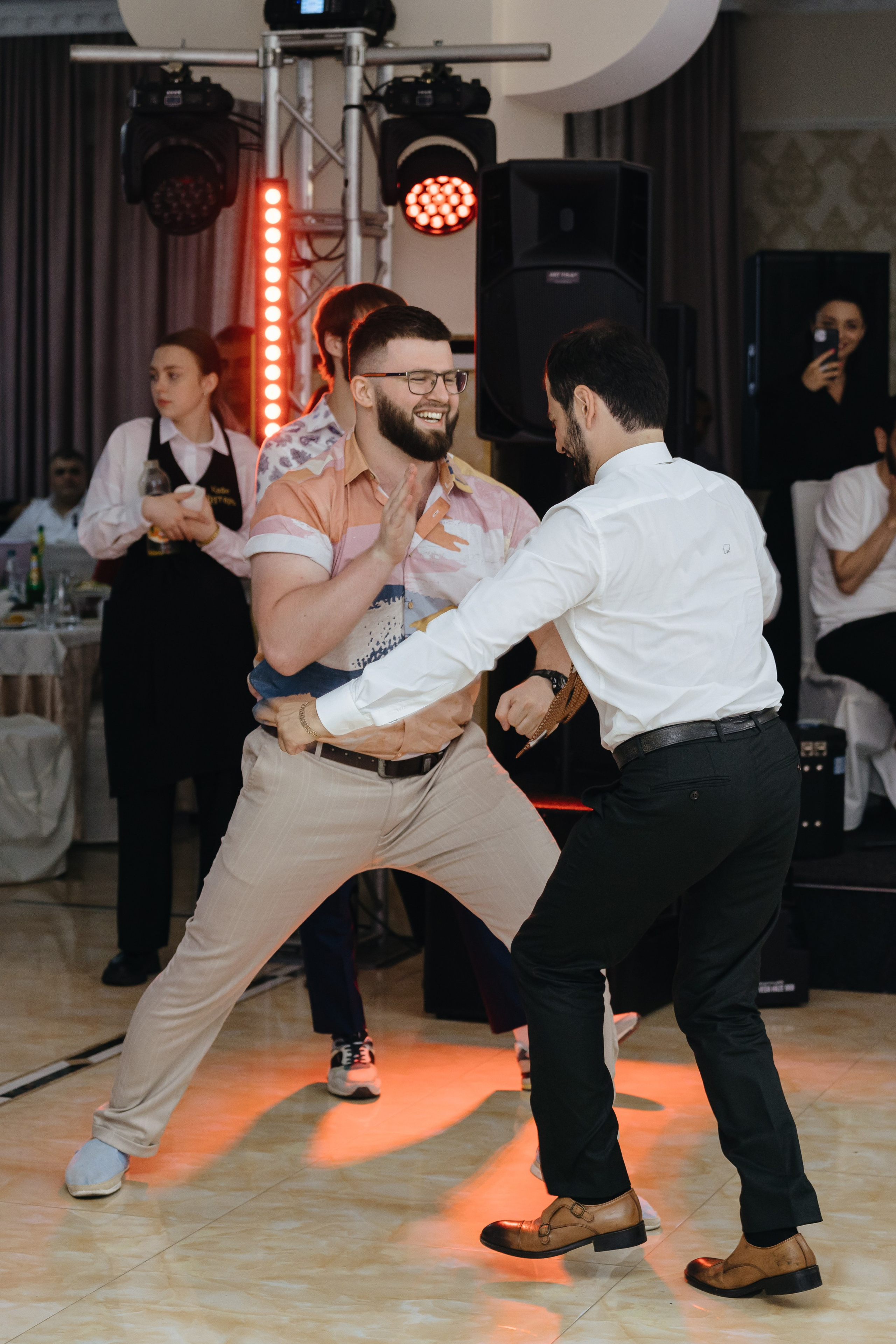 Артем и Лусине. Свадебный фотограф Красноярск Вязьминова Мария