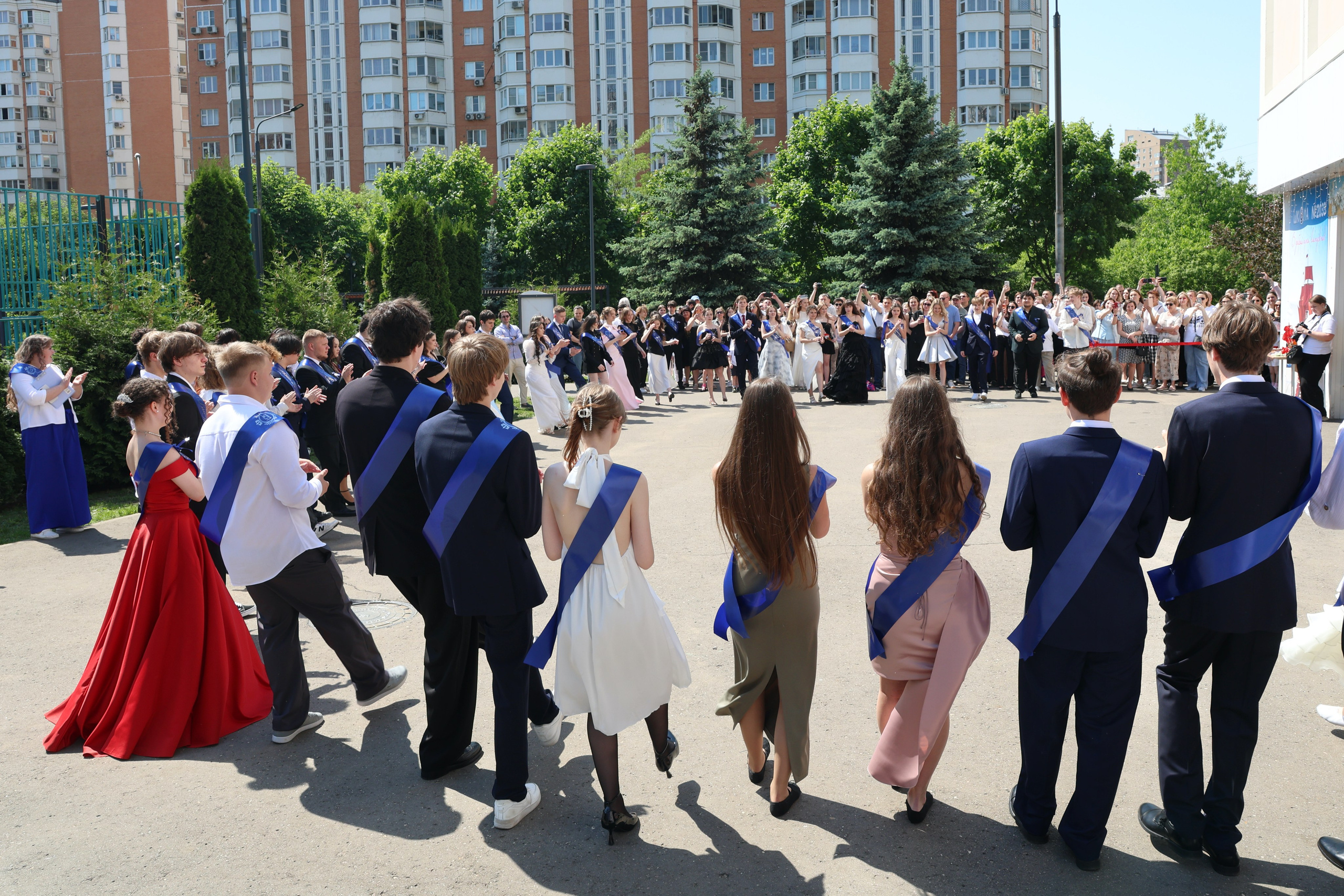 Выпускной в жизнь. Школьные выпускные альбомы в Москве Марина Николаева