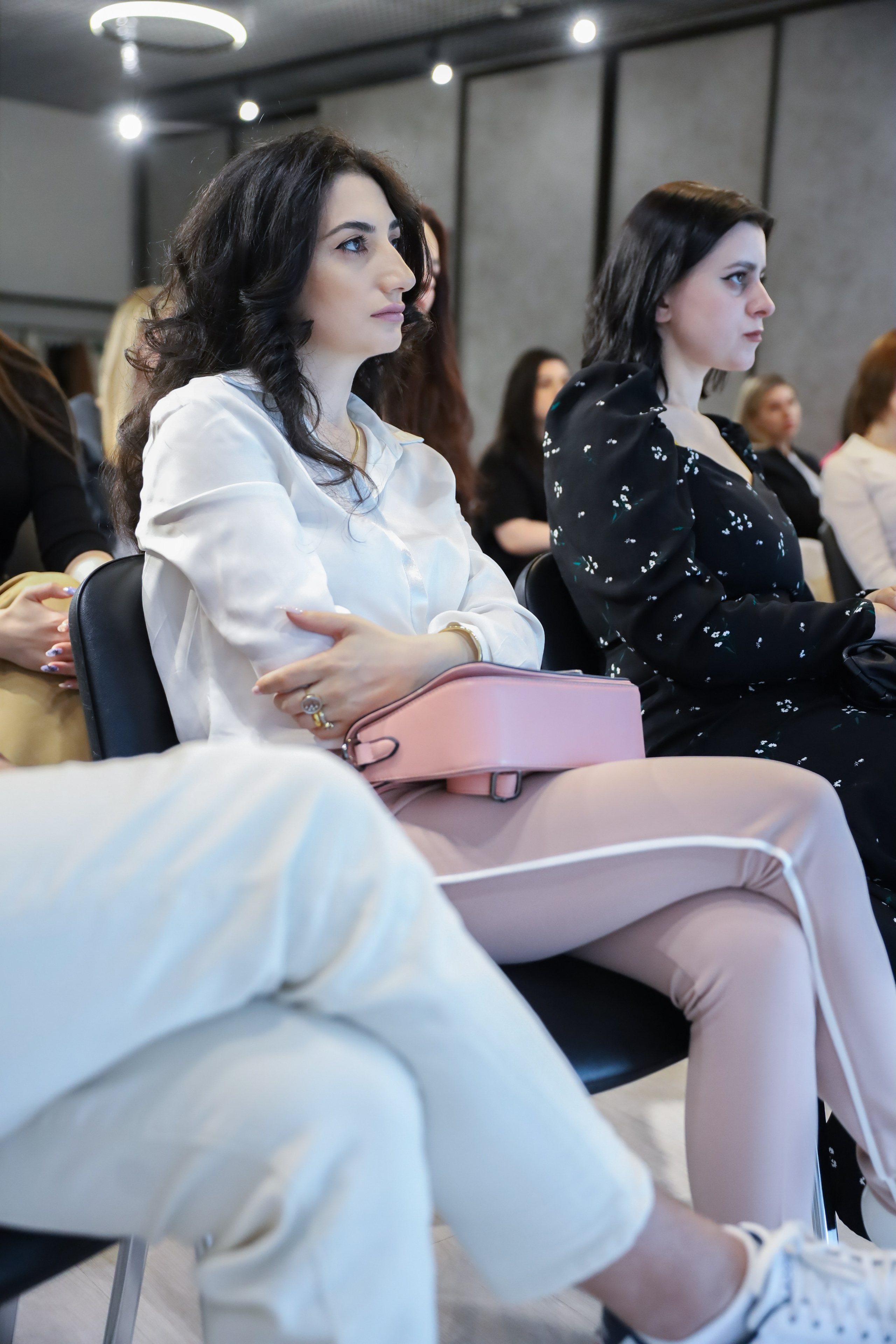 КОНФЕРЕНЦИЯ ВЫПУСКНИКОВ ШКОЛЫ ПРОДЮСИРОВАНИЯ АННЫ НОВИКОВОЙ. Фотограф мероприятий Ирина Каширина