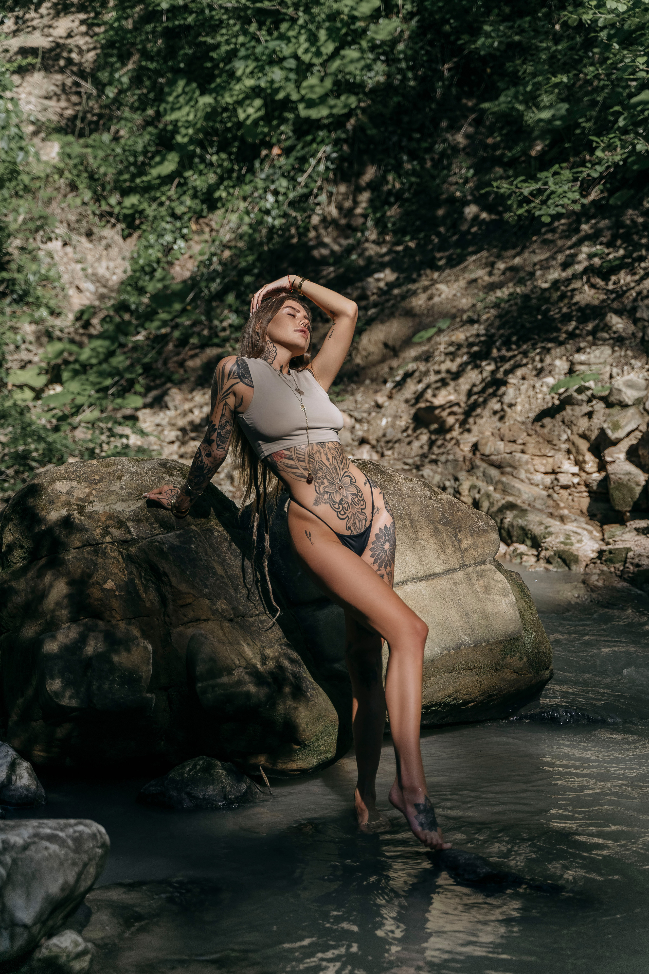 Фотосессия девушки на реке. ФОТОГРАФ OXANA OXX