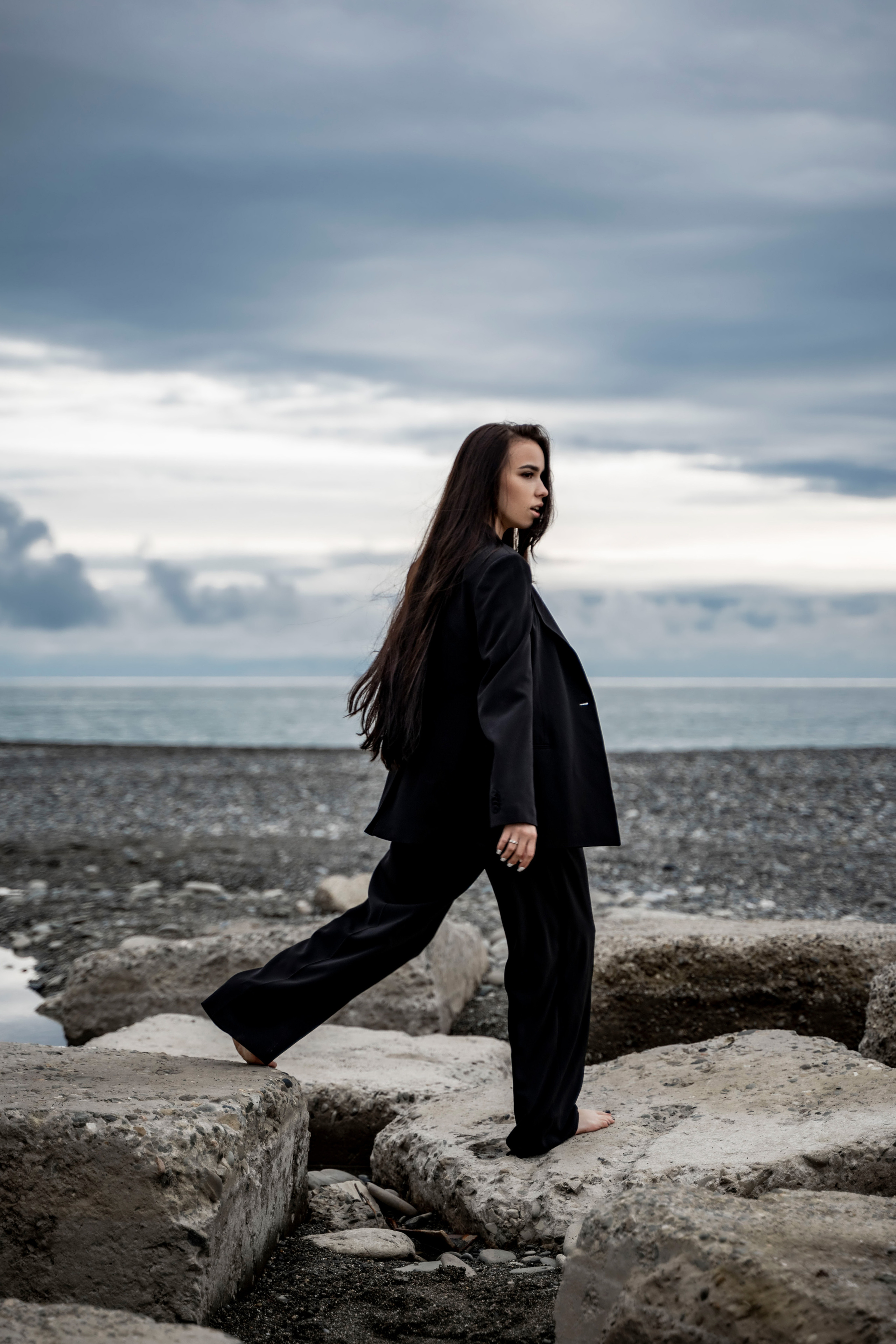 Стильная фотосессия на берегу моря. ФОТОГРАФ OXANA OXX