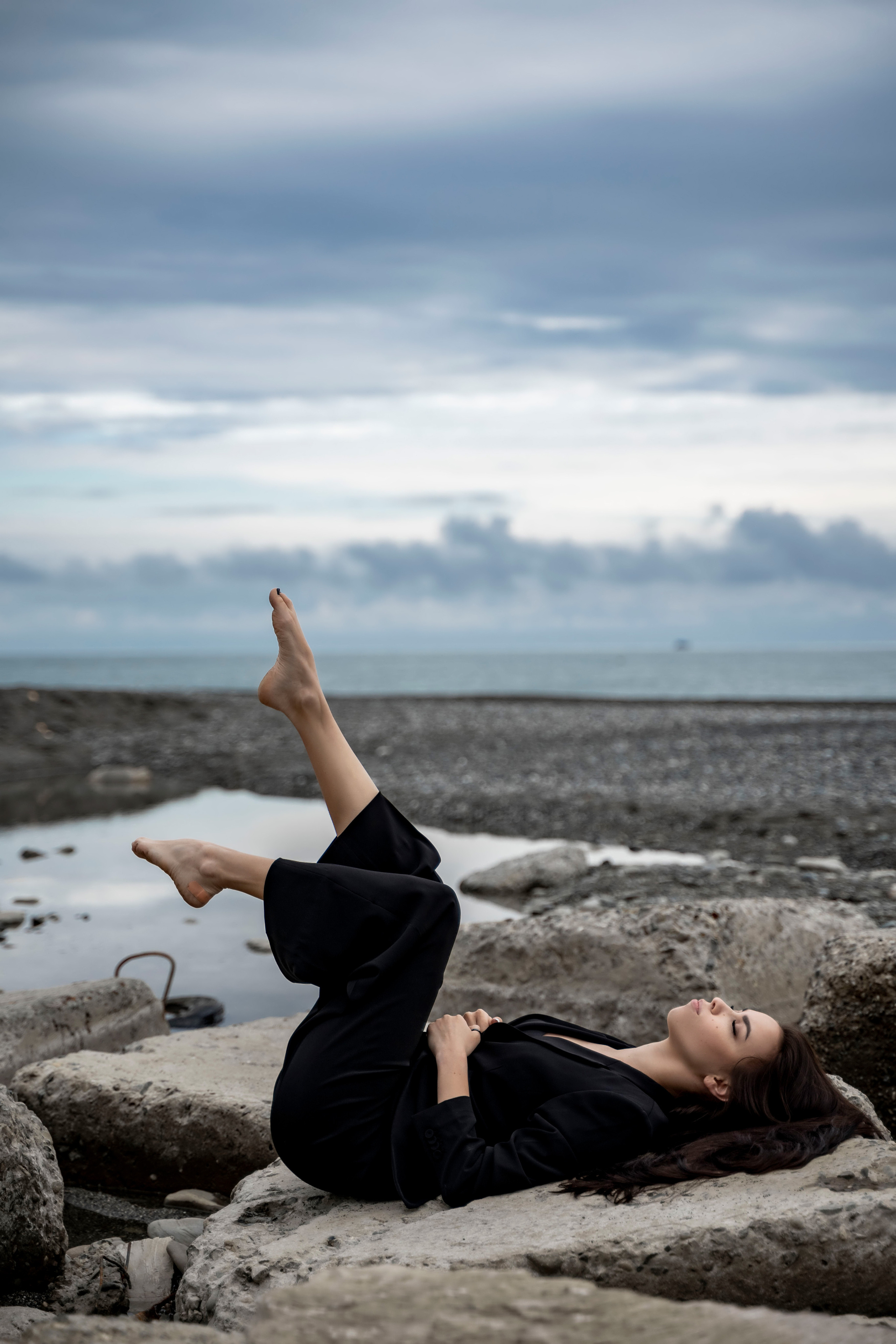 Стильная фотосессия на берегу моря. ФОТОГРАФ OXANA OXX