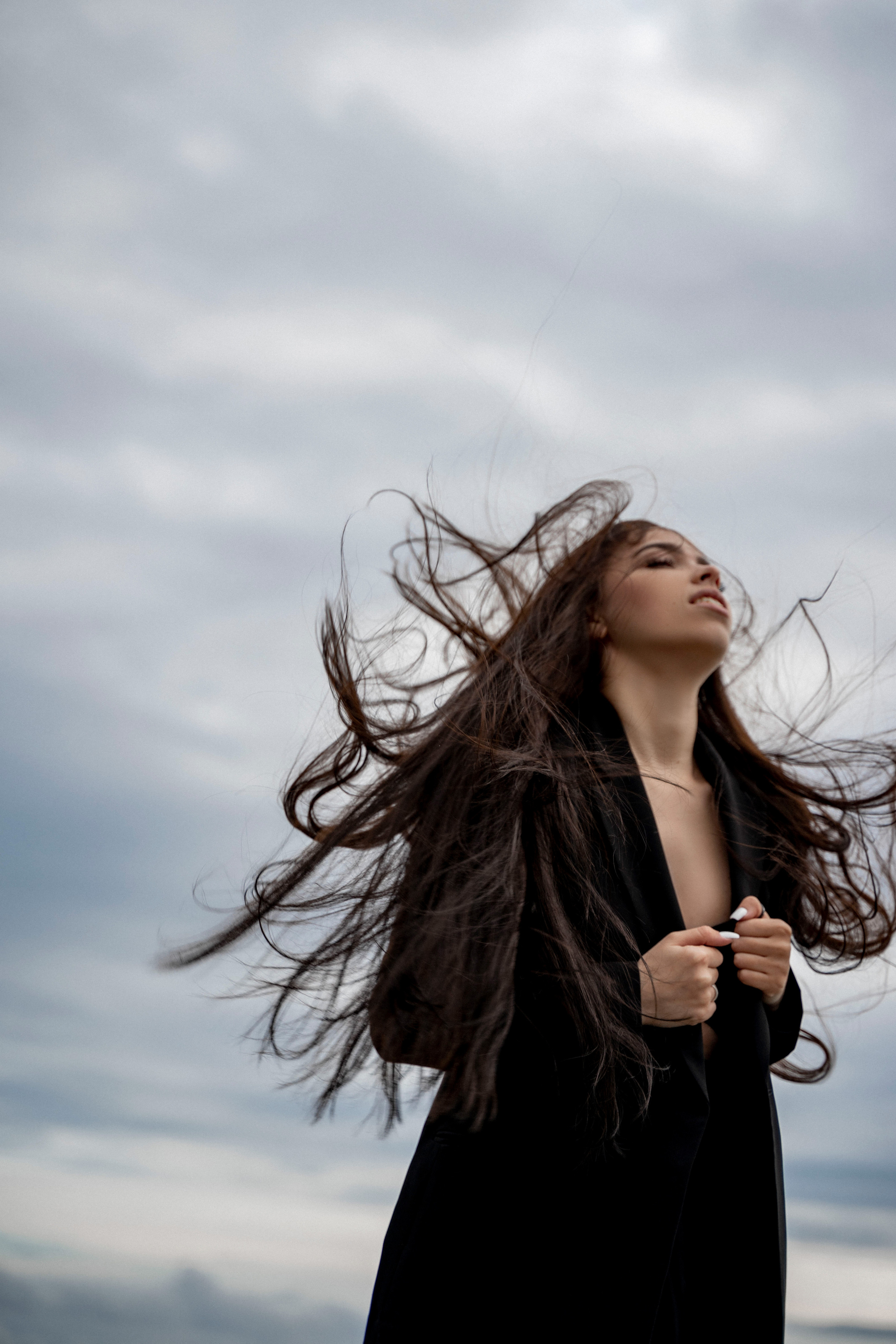 Стильная фотосессия на берегу моря. ФОТОГРАФ OXANA OXX