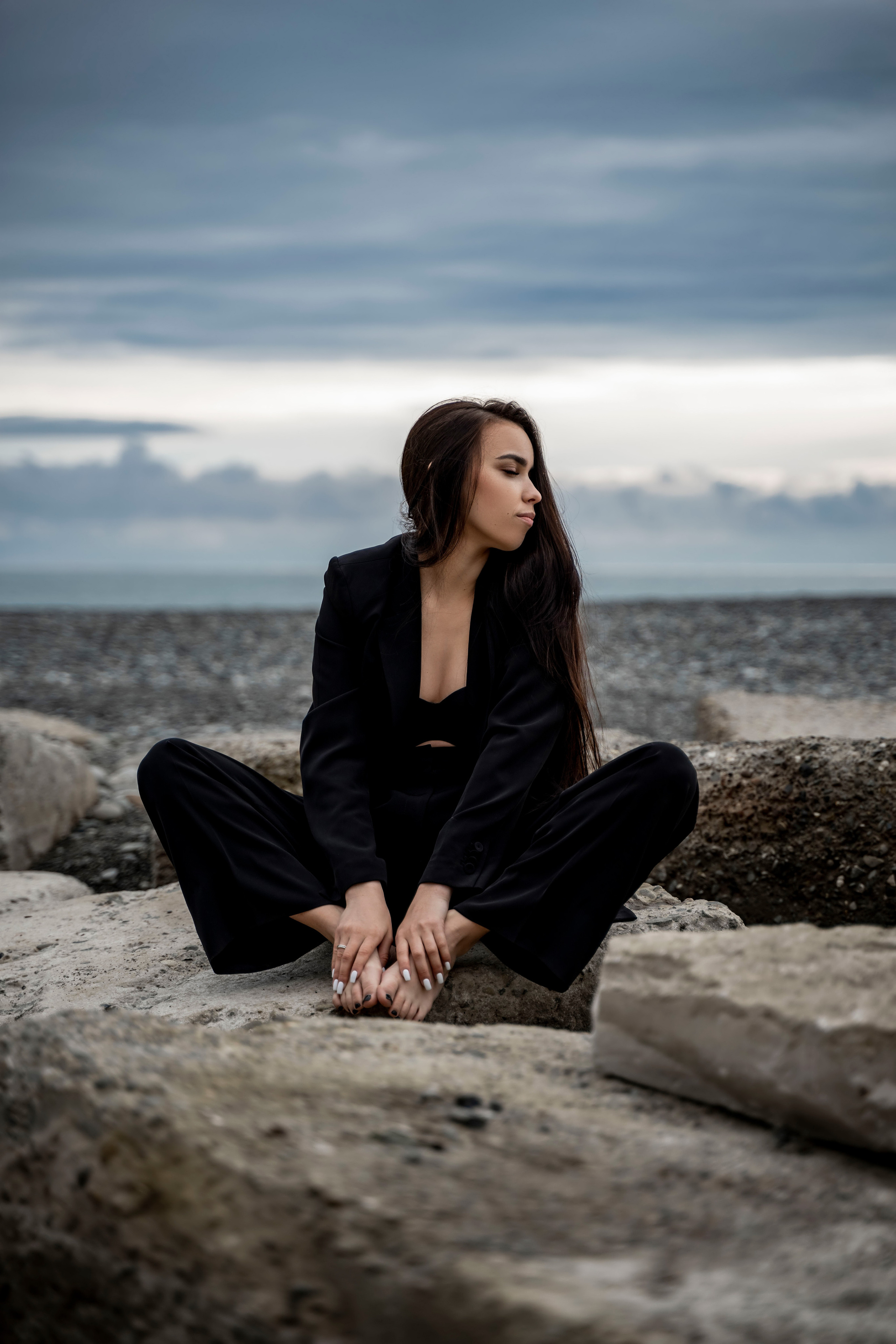 Стильная фотосессия на берегу моря. ФОТОГРАФ OXANA OXX