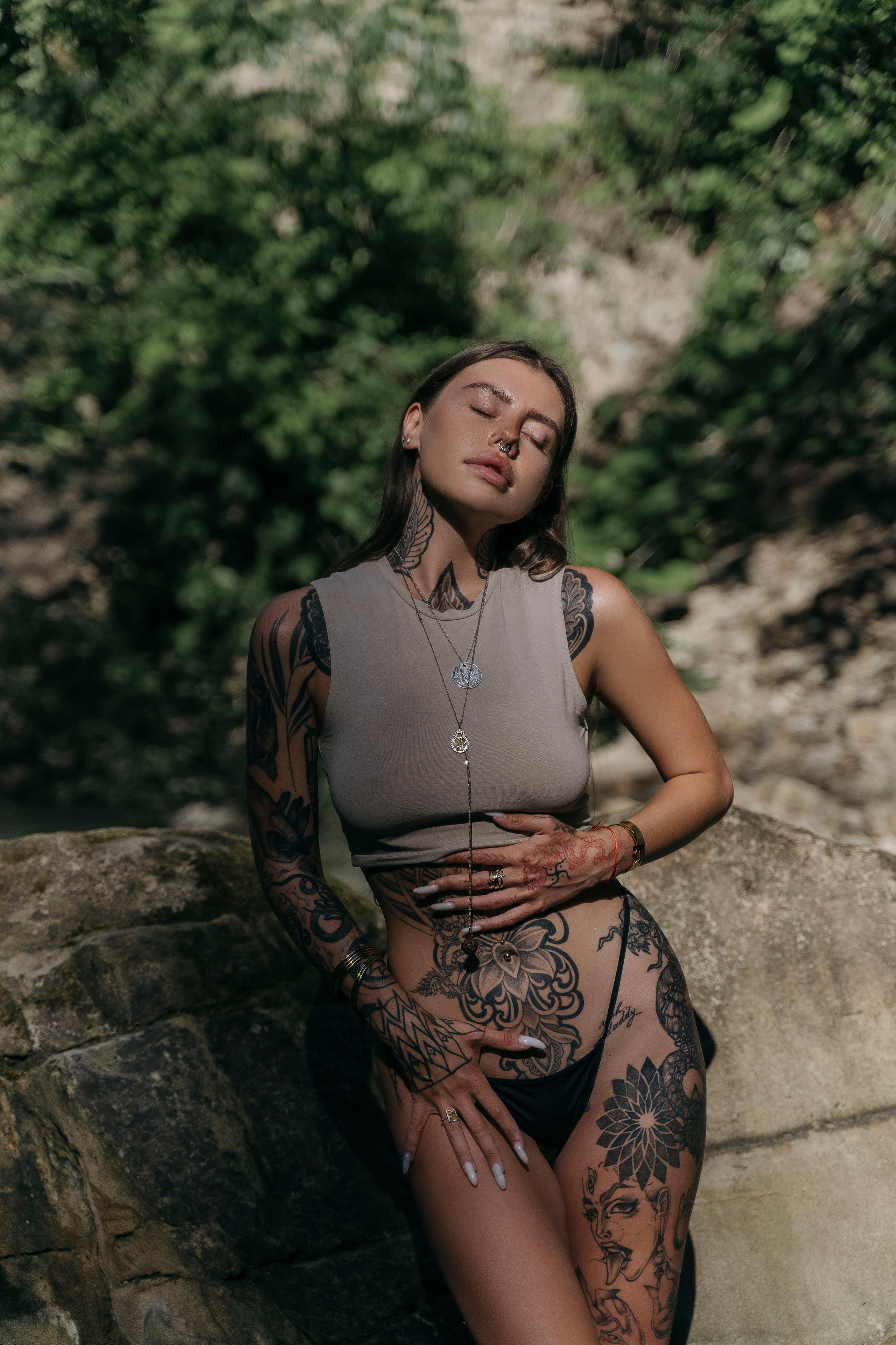 Фотосессия девушки на реке. ФОТОГРАФ OXANA OXX