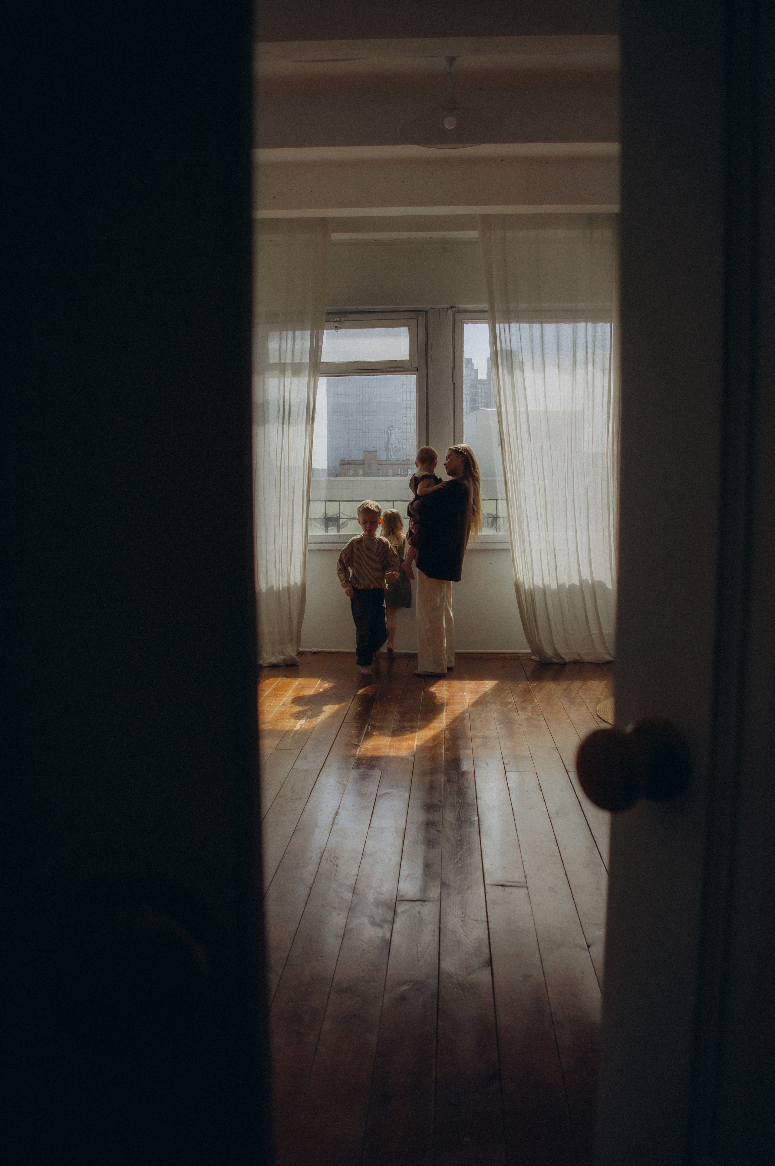 Любовь в воздухе. Семейная фотосессия в студии. Юлия Левада Семейный и женский фотограф