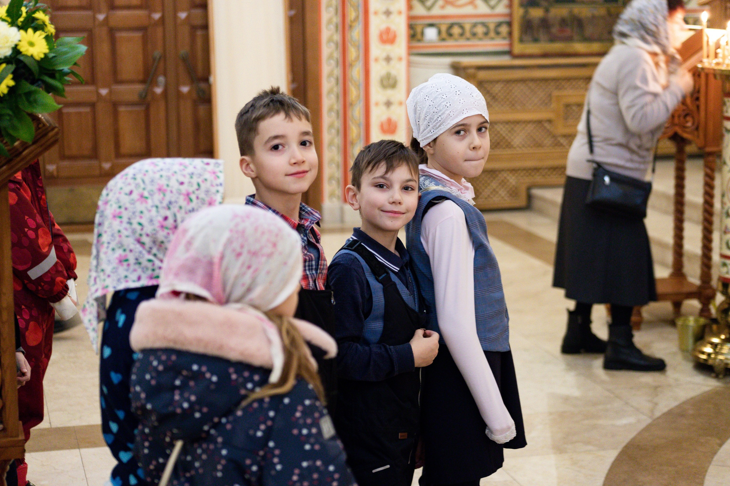 Праздничное богослужение Святителю Николаю 19 декабря. Интерьерный фотограф в Москве Роман Потапов