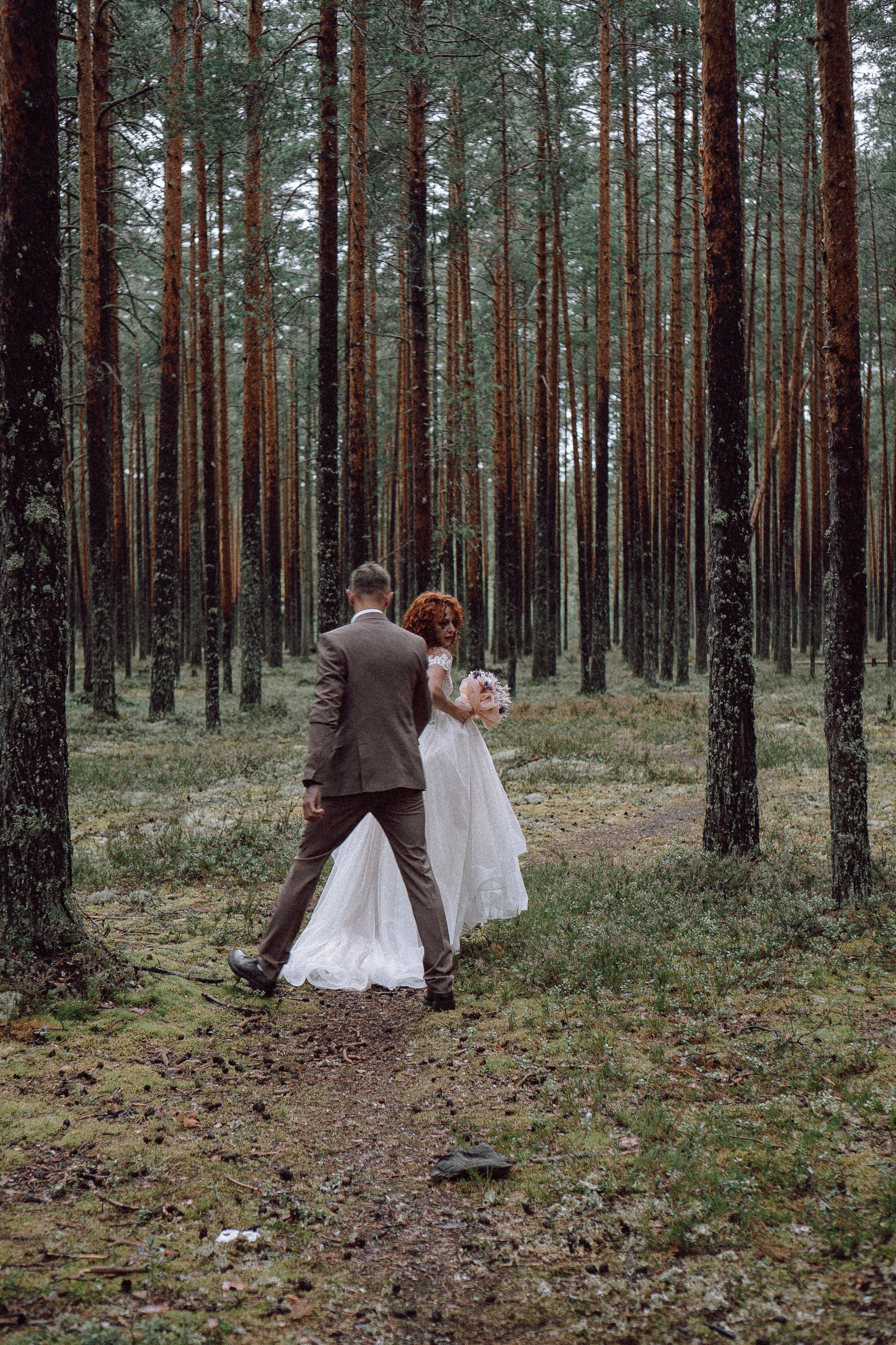 СВАДЕБНАЯ ФОТОСЕССИИЯ ПАРЫ В ГОРОДЕ ПРИОЗЕРСК В СОСНОВОМ ЛЕСУ И С ПИКАПОМ. Профессиональный фотограф, Санкт-Петербург — Виктория Богомолова