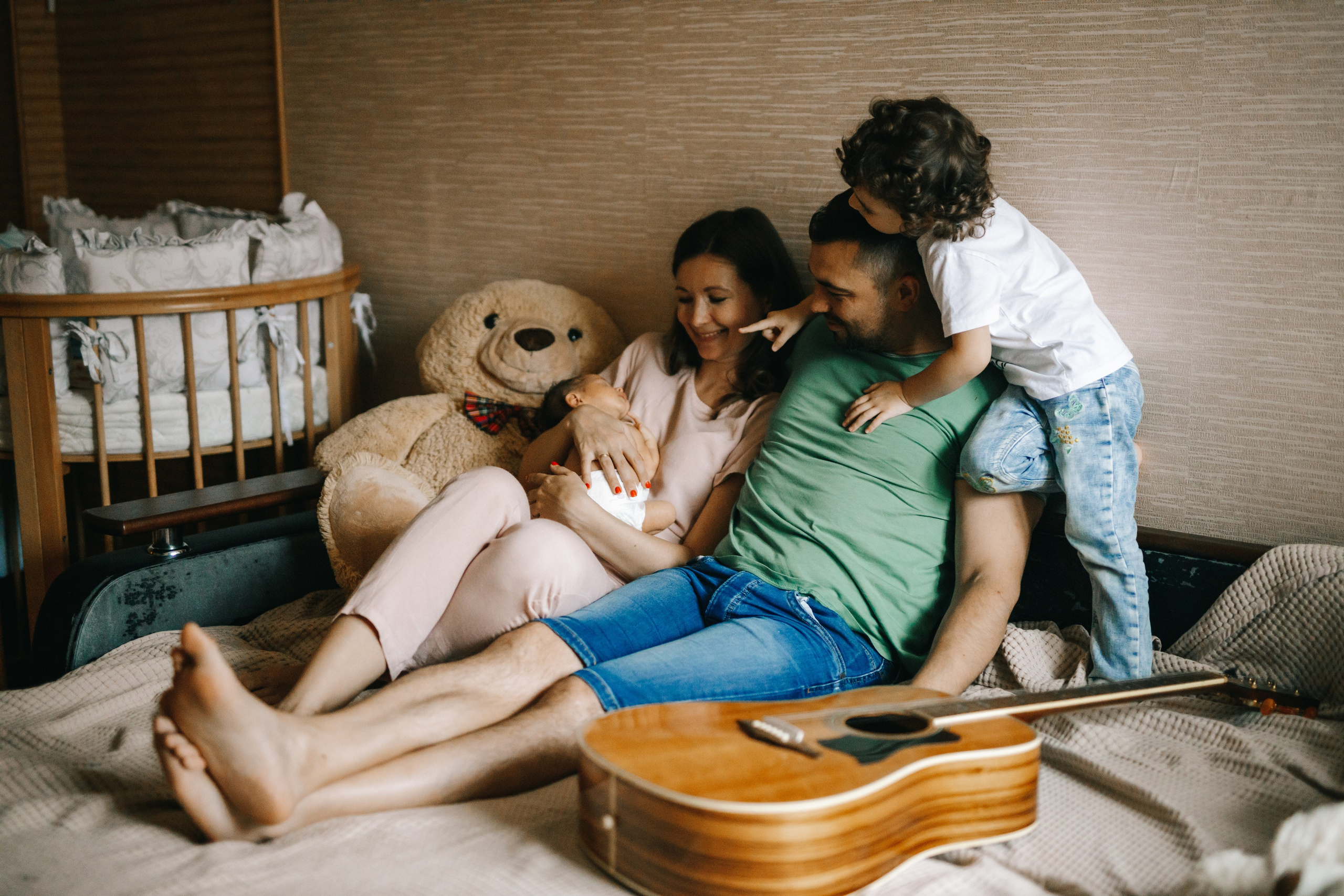 Пример семейной фотосессии дома. Дмитрий Мартьянов семейный фотограф в Санкт-Петербурге