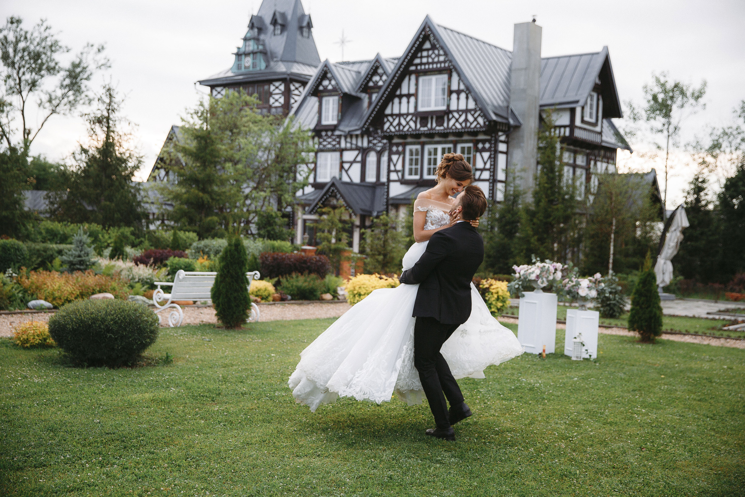 Свадебная фотосессия в резиденции Шеносо (Красногорск)