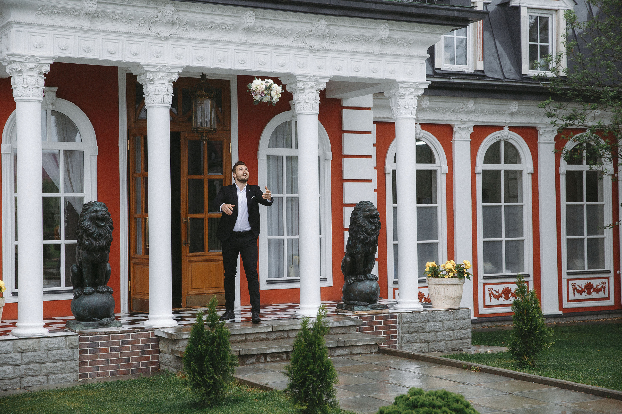 Свадебная фотосессия в резиденции Шеносо (Красногорск)