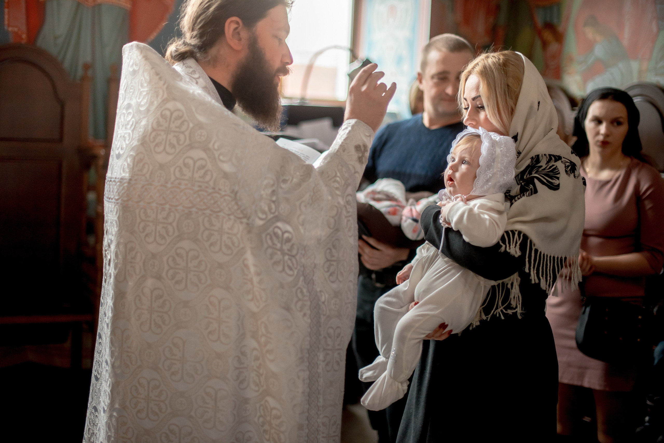 Крещение в мужском монастыре. Фотограф Мария Стрелкова