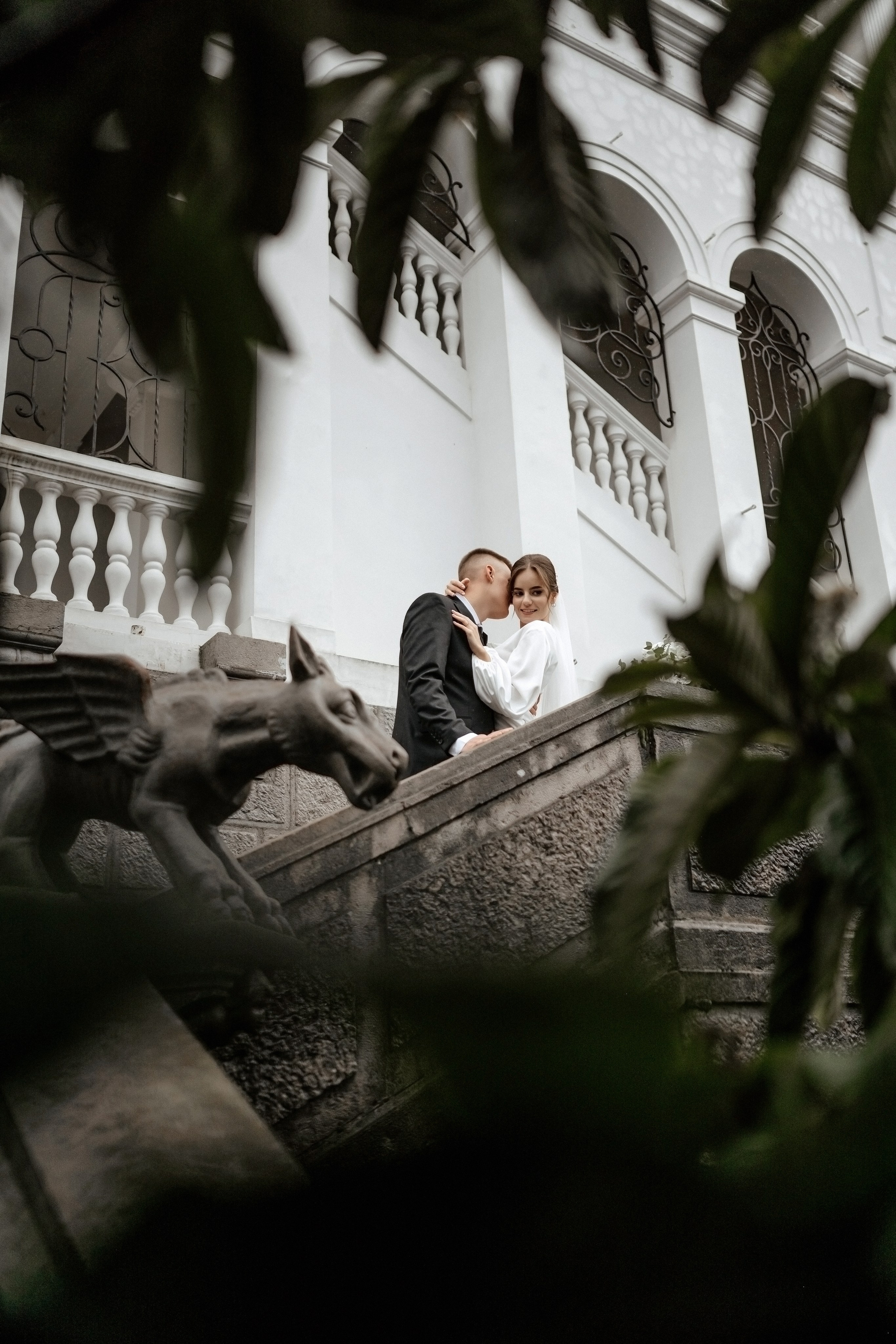 Свадебная фотосессия в Ливадийском дворце. Свадебный и семейный фотограф и видеограф, Крым, Москва, Санкт -Петербург