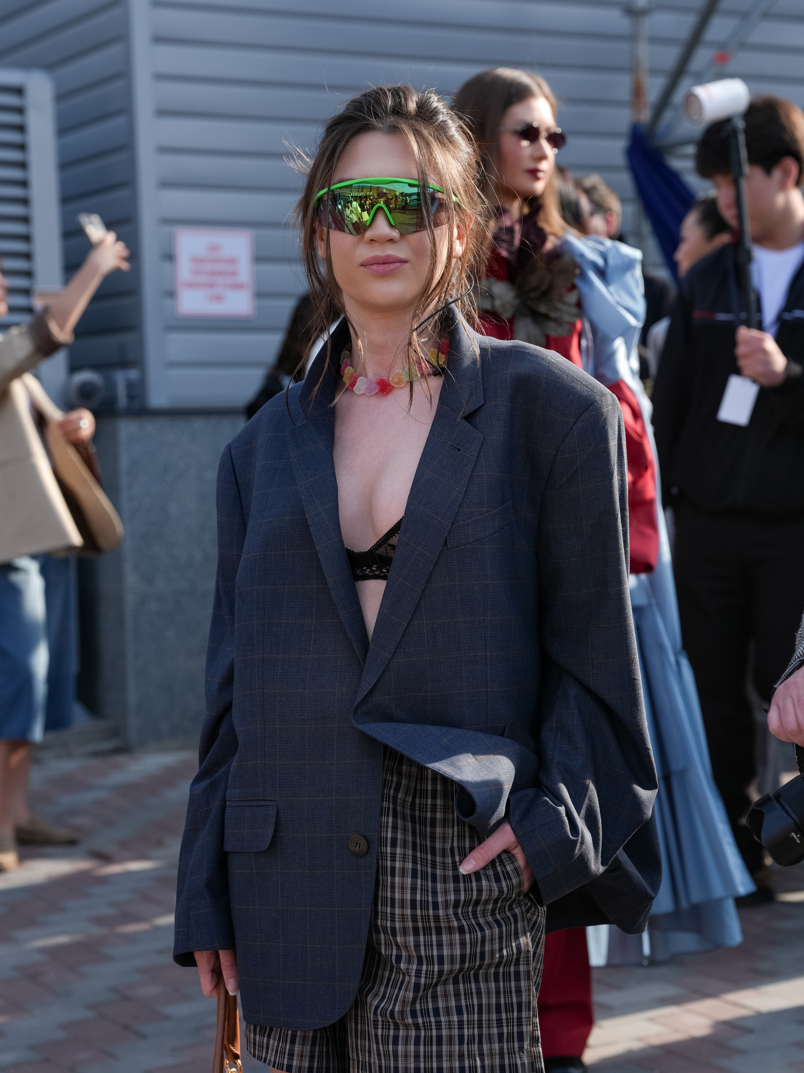 Visa Fashion Week Almaty Pre-Fall 2026 April StreetStyle Day 1. Сайт Алматинского НЮ АРТ, будуар и фэшн фотографа Дениса Карпенко