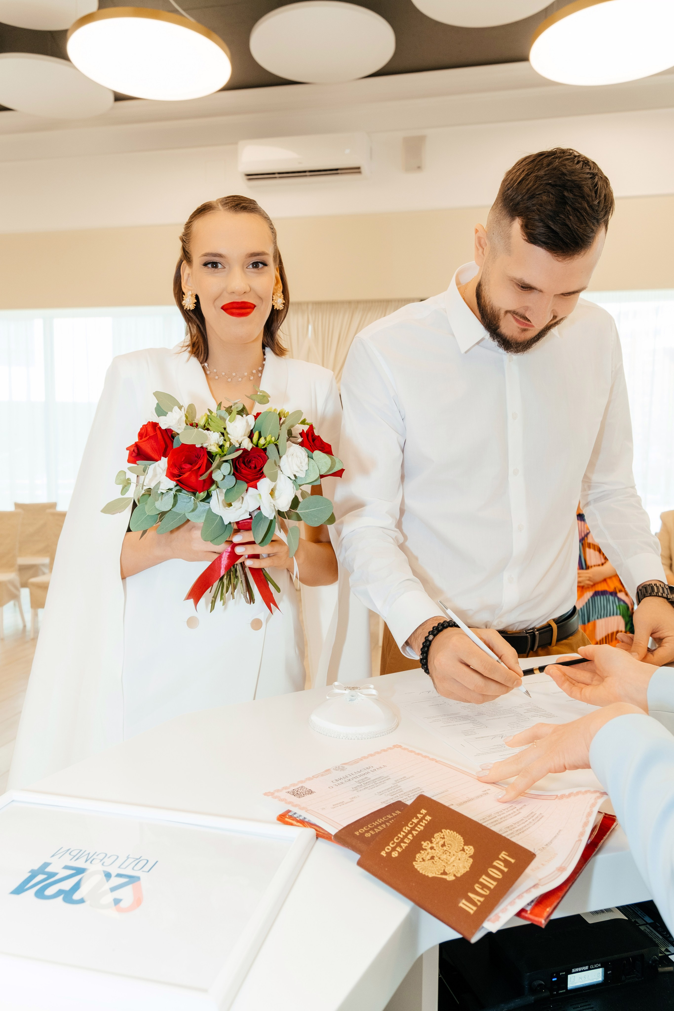 Свадебный фотограф в Екатеринбурге — живые и трогательные истории любви | Анна Кораблик. Свадебный фотограф в Екатеринбурге — заказ профессиональной фотосесии, все виды фотосъемки