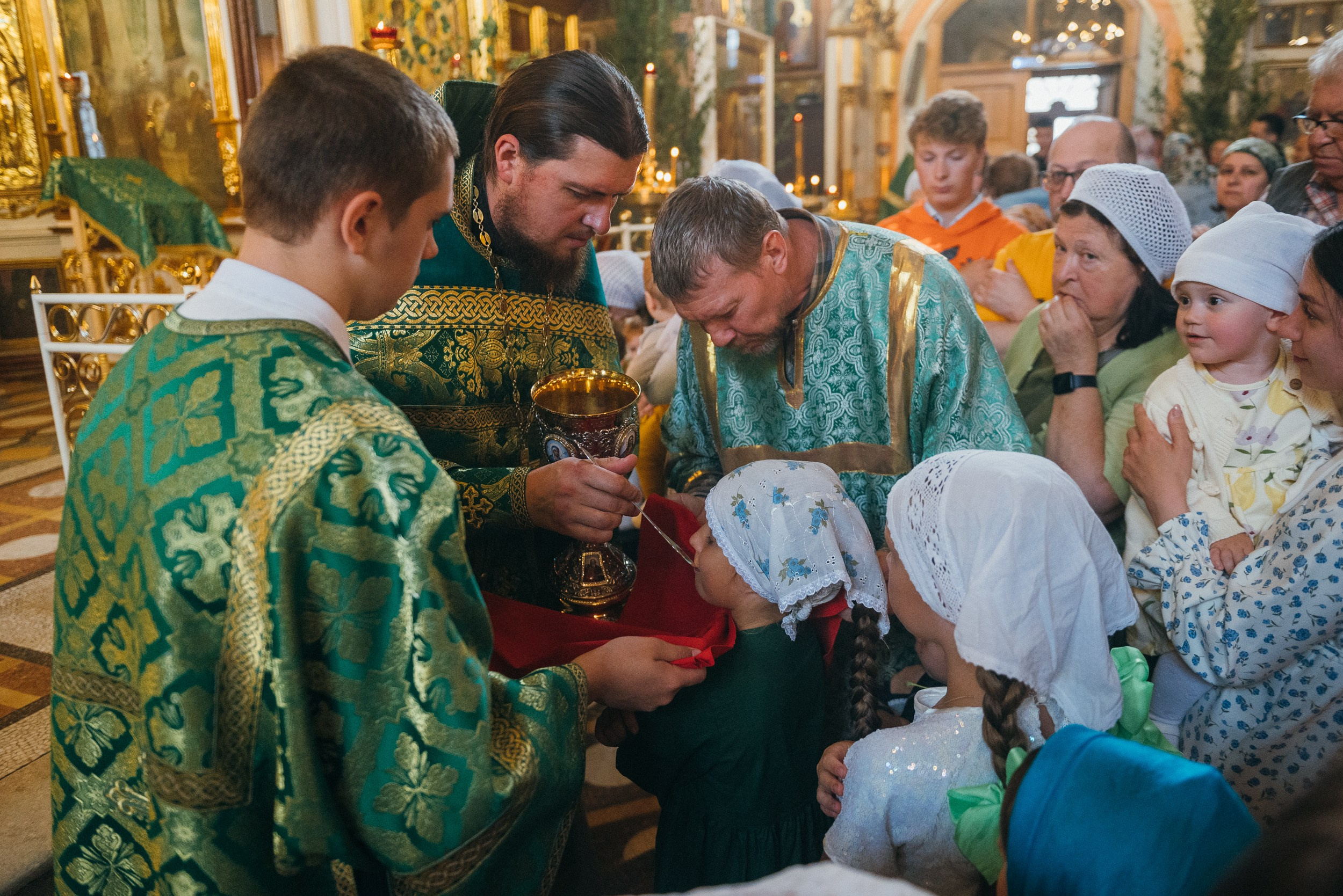 Фоторепортаж литургии на праздник Троицы. Семейный фотограф на крещение, венчание в Иваново Галина Скурихина