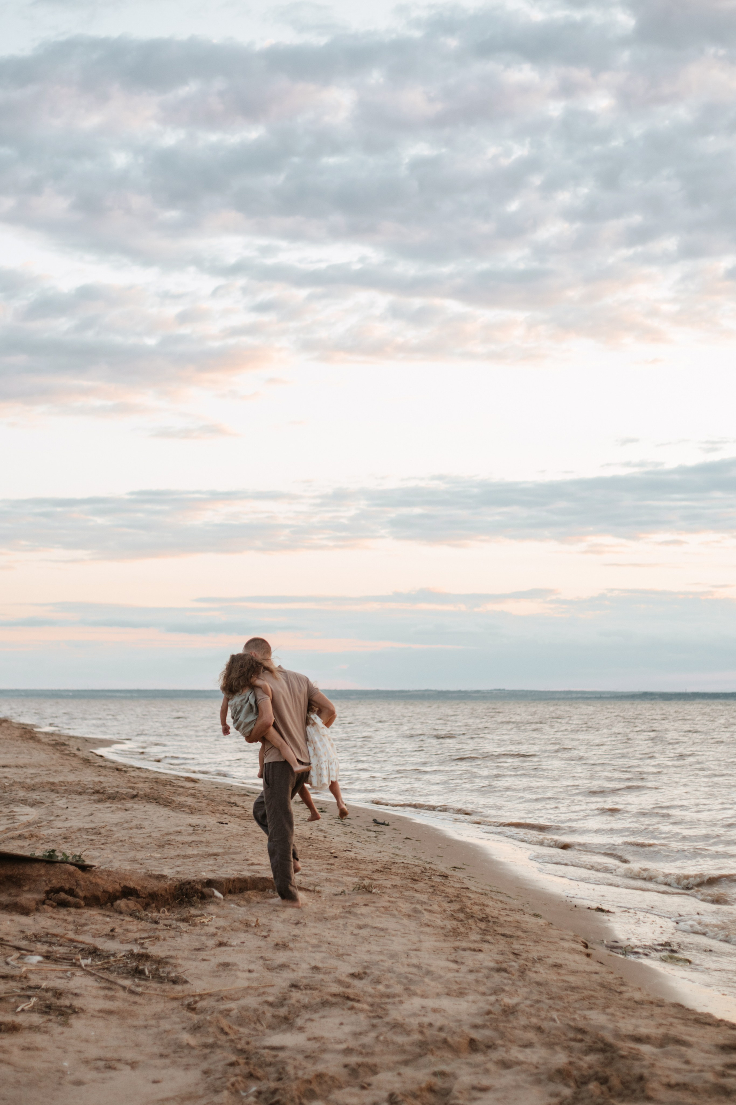 Люба и Саша с дочерьми. Фотограф в Волгограде и Москве | Анастасия Лаврова