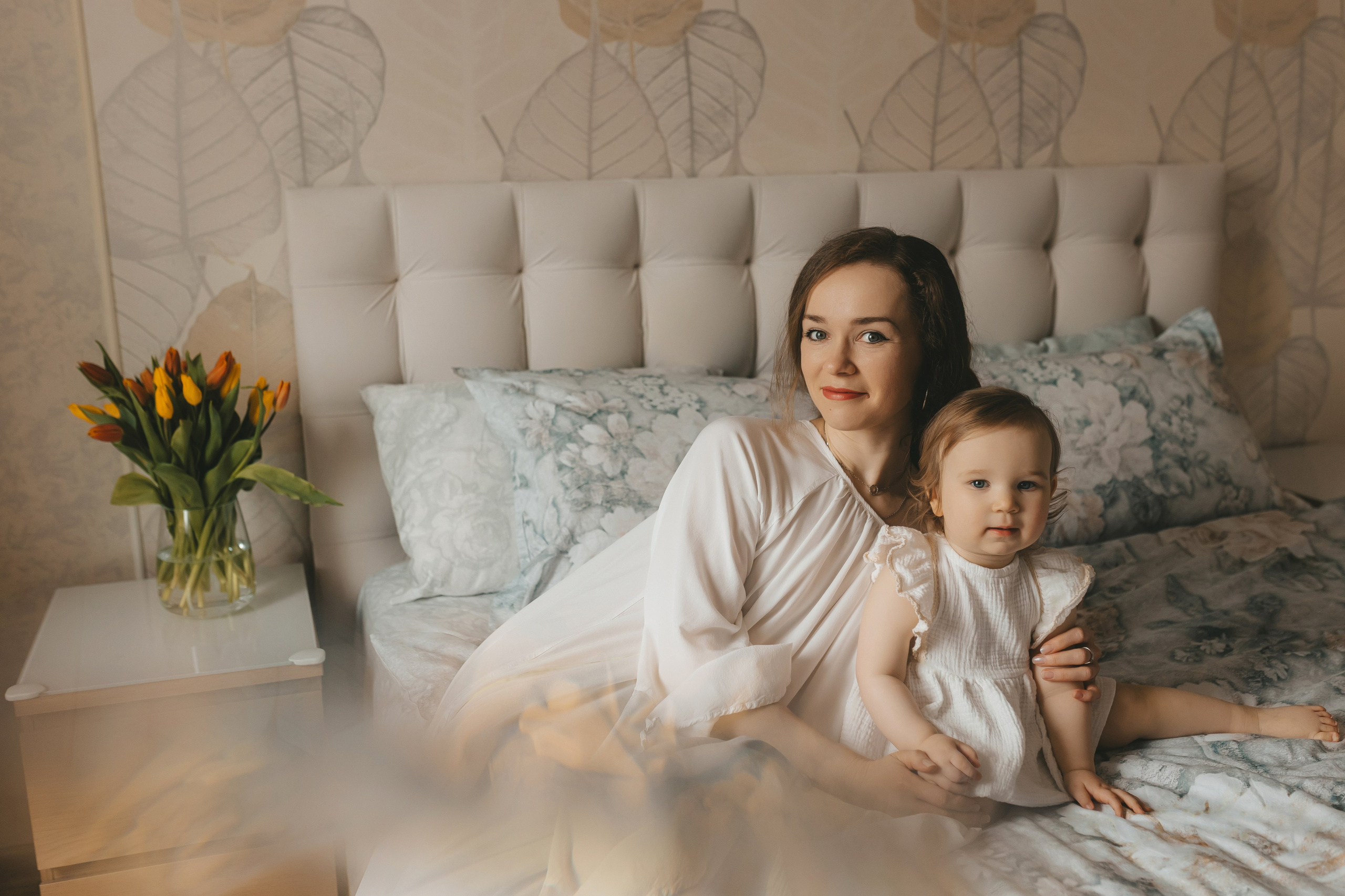 Весенняя домашняя семейная фотосессии мамы с дочками. Семейный и женский фотограф в Москве Надежда Воробьева