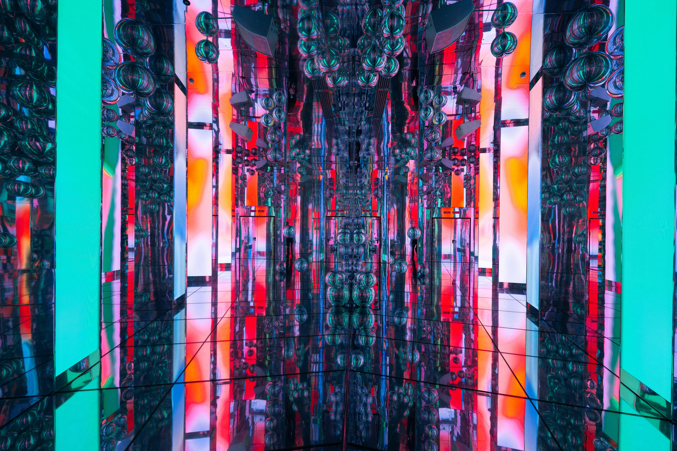 Generative Gallery & Luminar X, Making Magic. @tomrus: Рустам Шагиморданов — фотограф