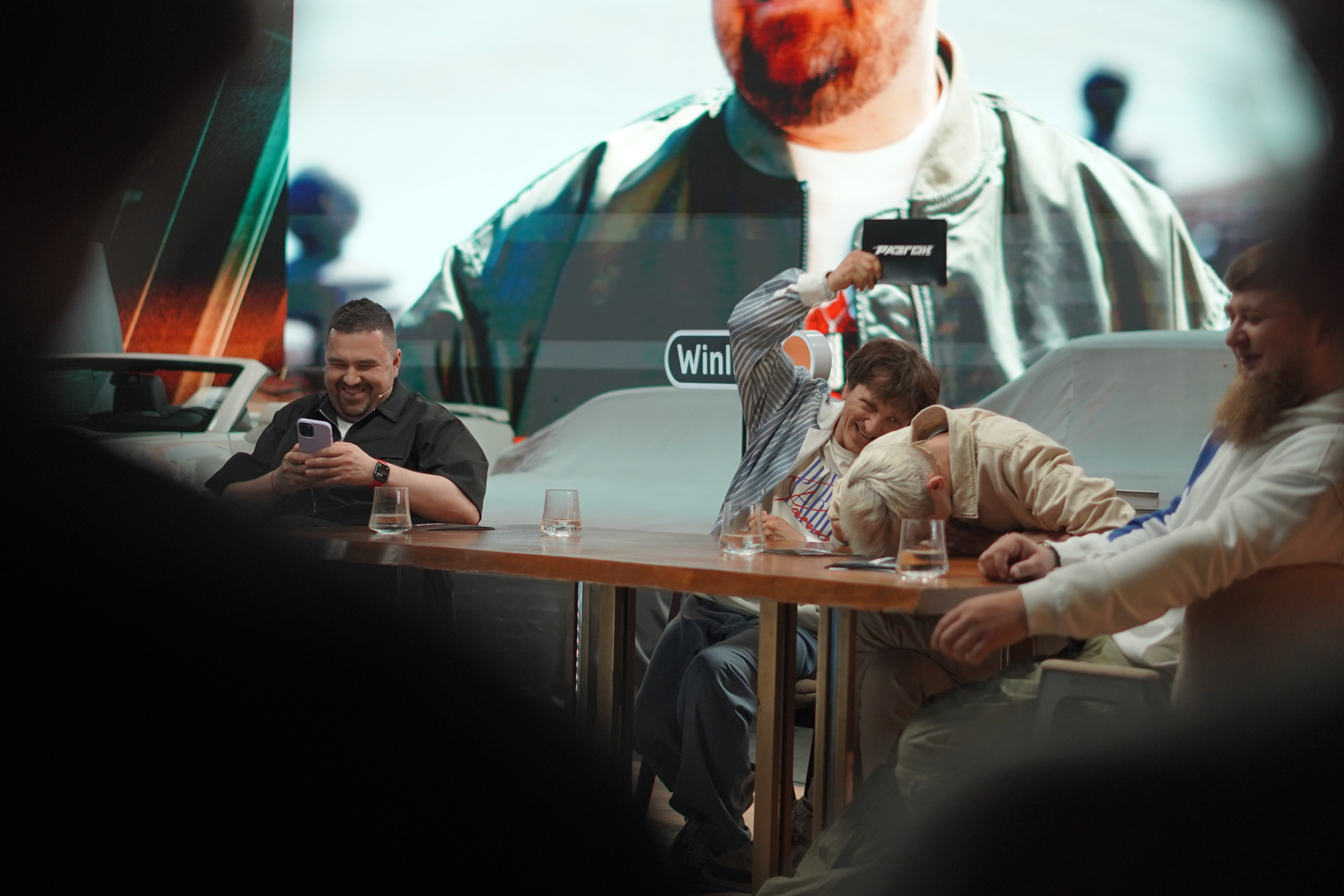 За кадром Medium Quality — шоу " Разгон ". Beardy Pix