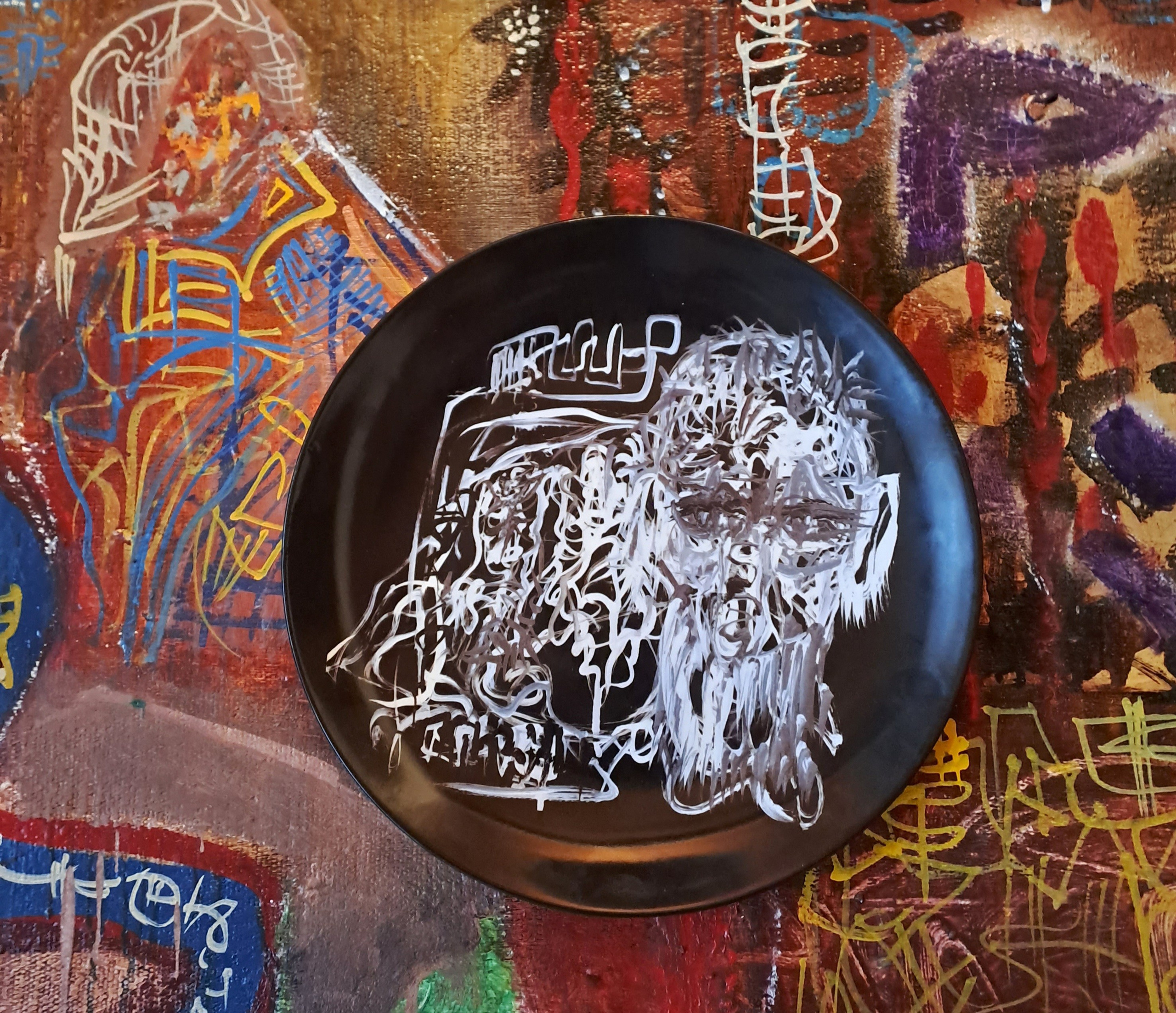 Size 27 см . Фарфор . Price 15.000 Rub © 2023 Estate of Artem Diatyan. Sascotch sa: Ikke vær redd for dyr og dens natur, for så lenge de er i verden vil det være beskyttelse for deg om den ville verden 