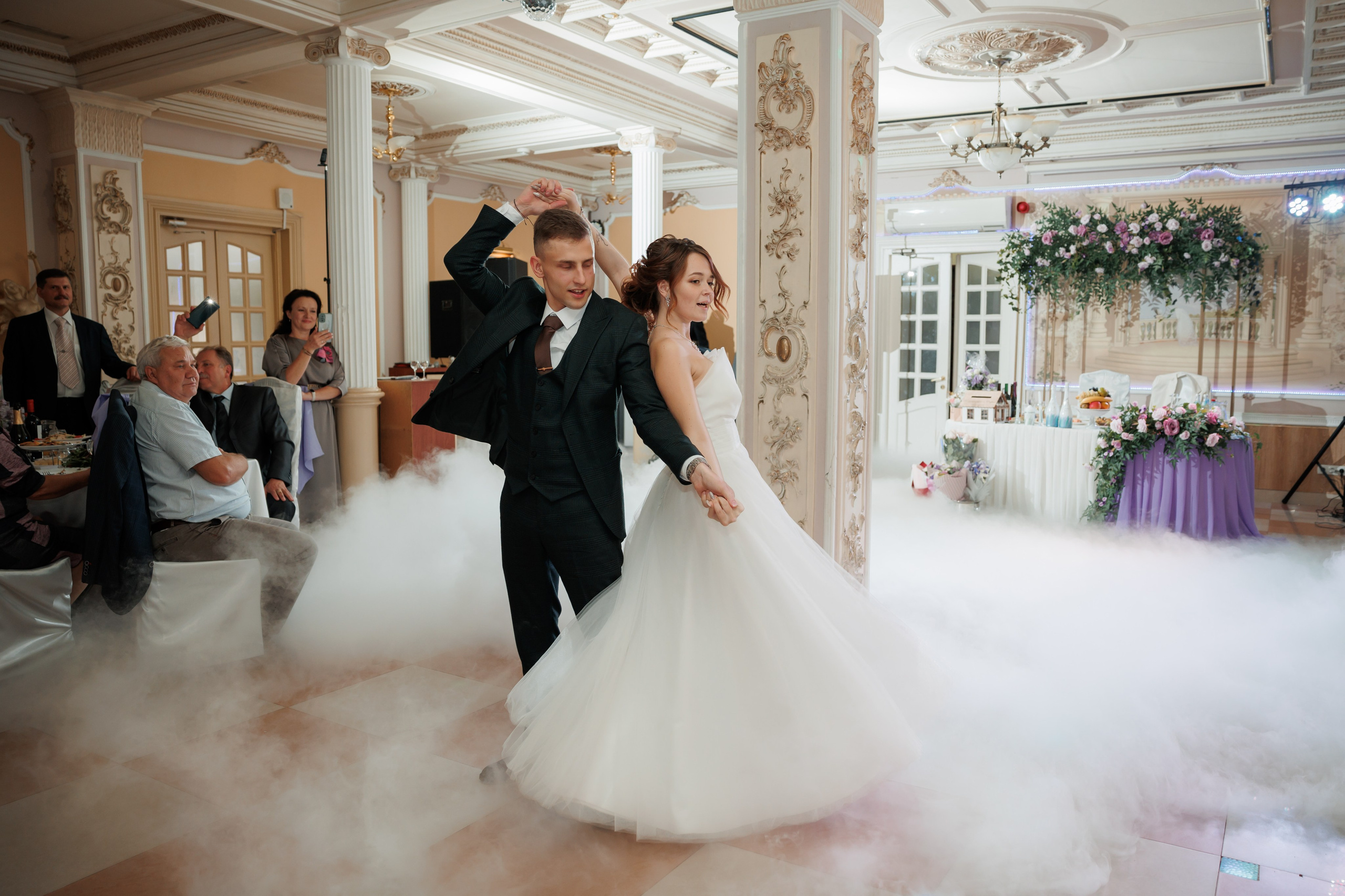 Константин и Дарья, ЗАГС ВДНХ, отель Soluxe, ресторан «Антик». Свадебный и репортажный фотограф (Москва, Королев и другие)