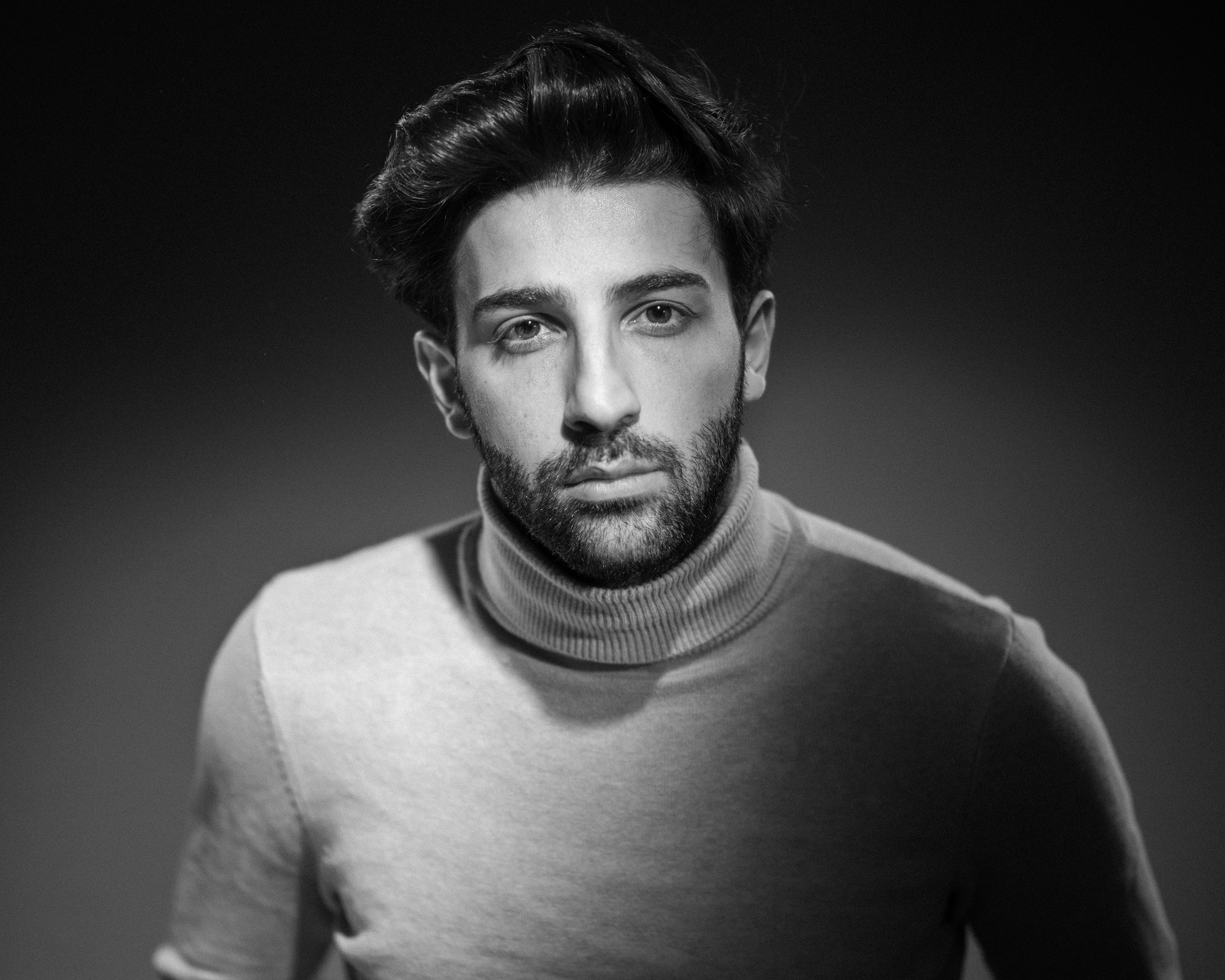 Актер Ваган Сароян, ч/б портрет в стиле Harcourt Фотограф: Андрей Троицкий