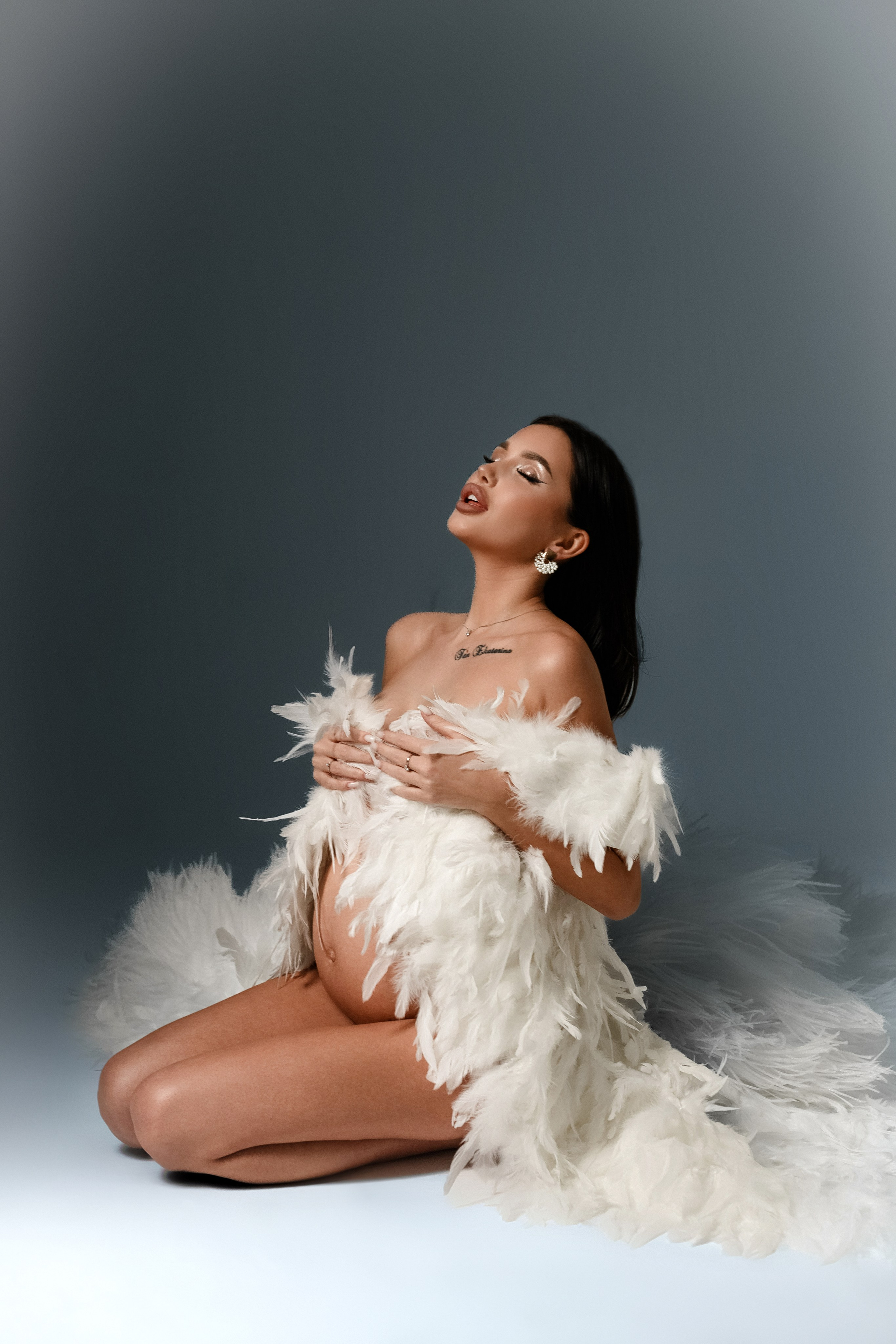 Накидка из перьев. Фотограф Анна Качан