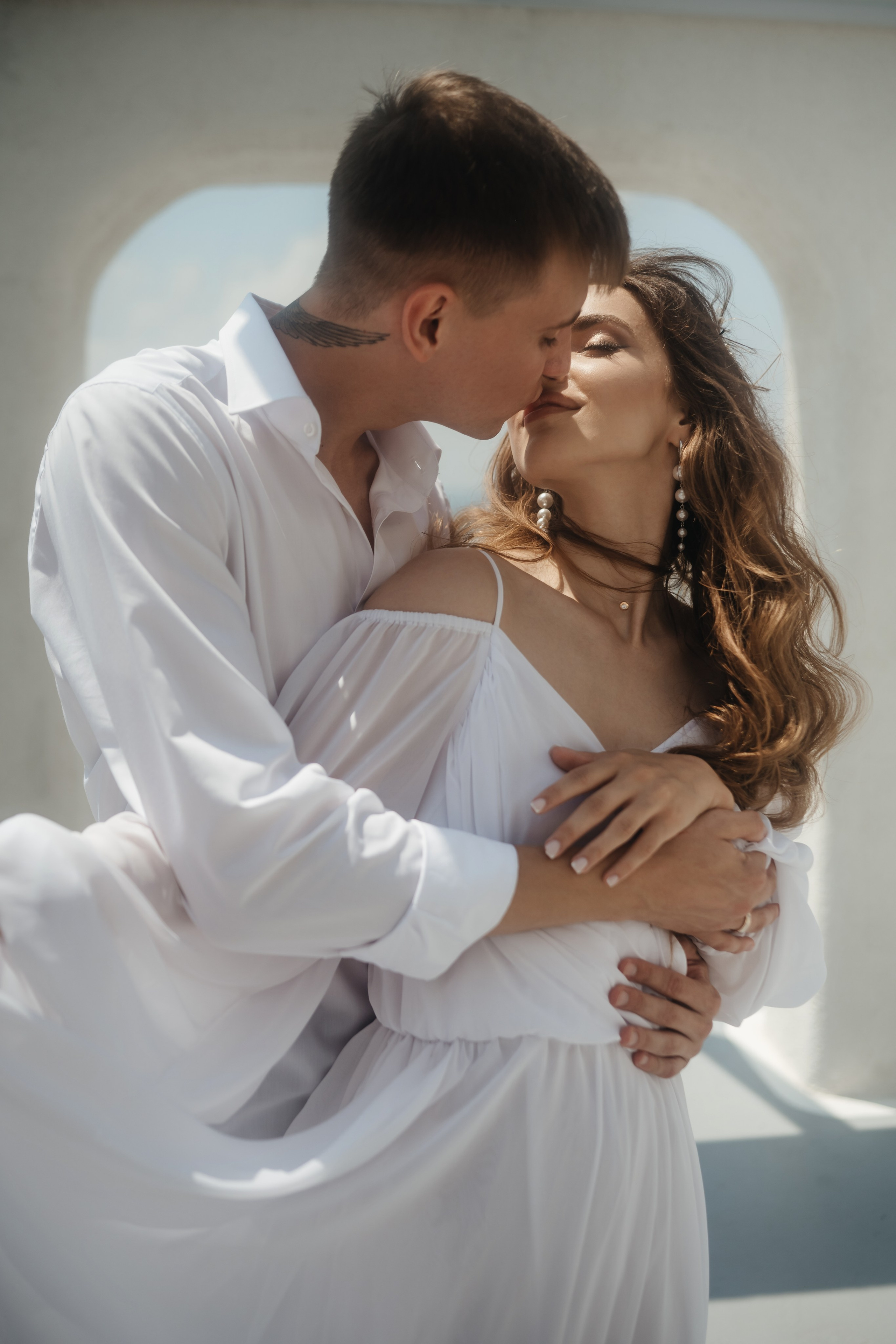 Свадебная фотосъемка в старинном отеле в Крымском Санторини. Свадебный и семейный фотограф и видеограф, Крым, Москва, Санкт -Петербург