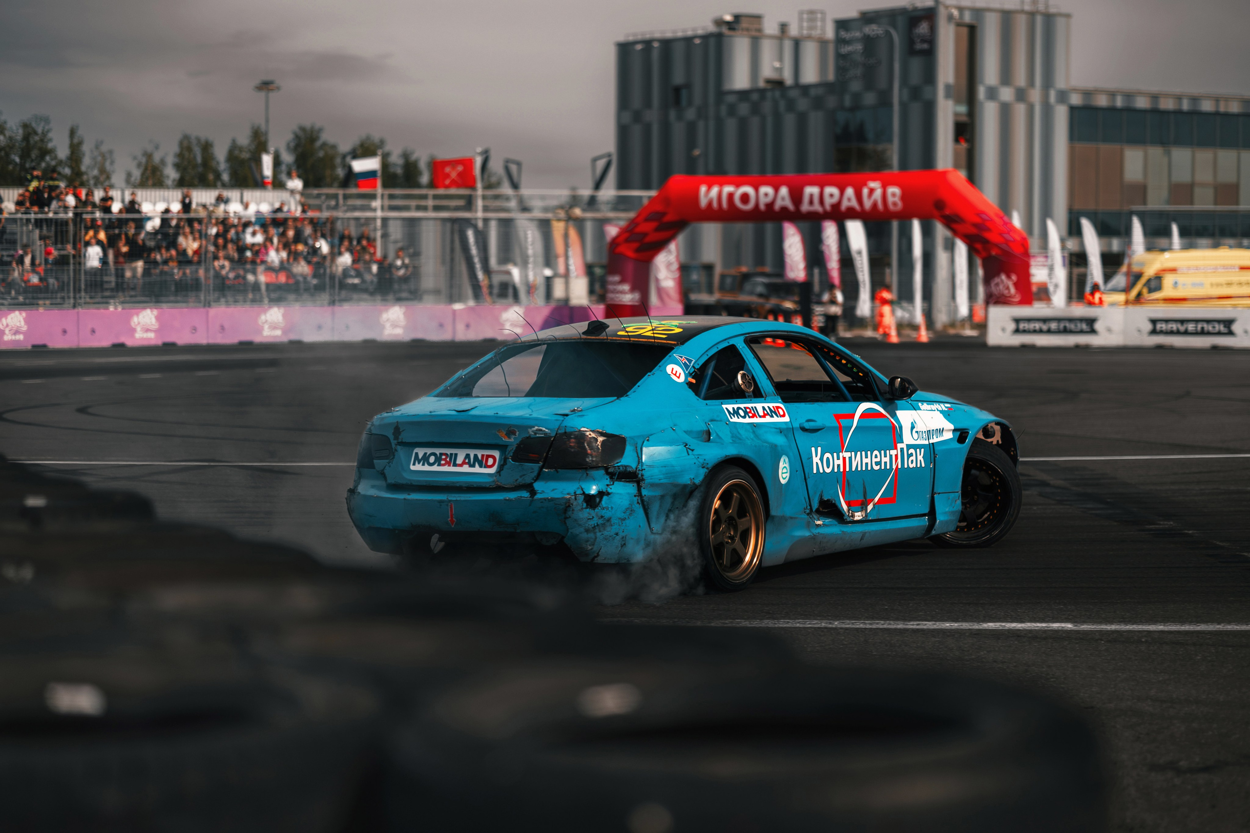 IDDC Этап 2: Бетонный Колизей и блогеры в деле