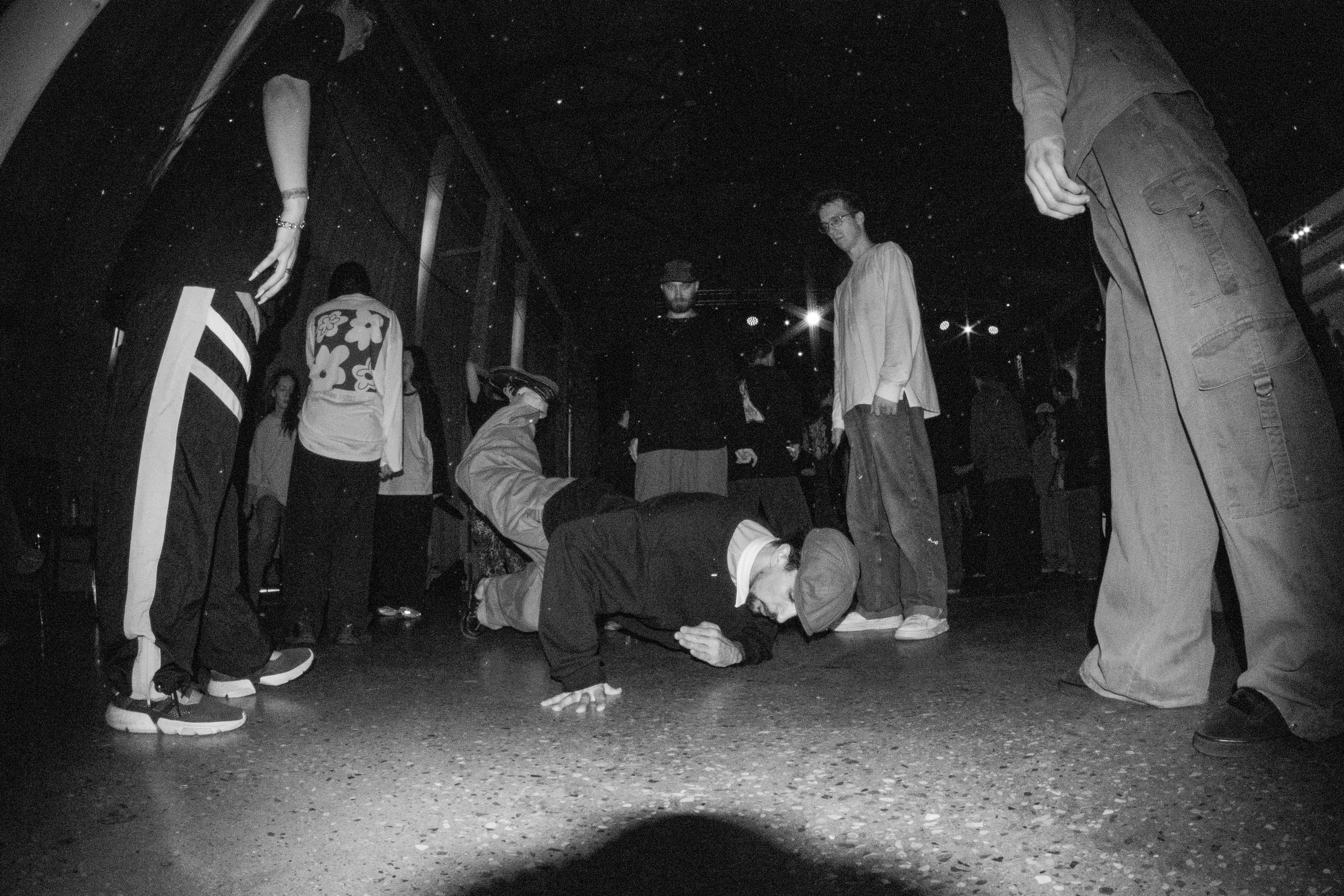 LORDS OF THE UNDERGROUND 27/10/25 (@youlovebu). Соня бу тебя сфоткала