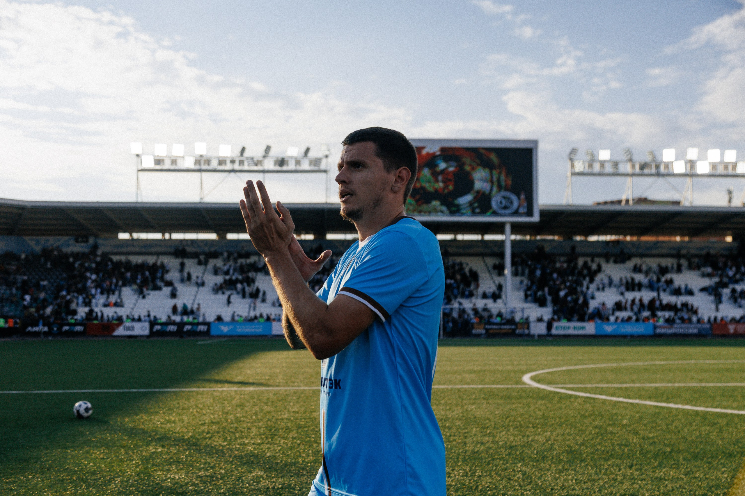 ФК ЧЕЛЯБИНСК Х ФК ВОЛГА. Репортажный фотограф Макс Брагин