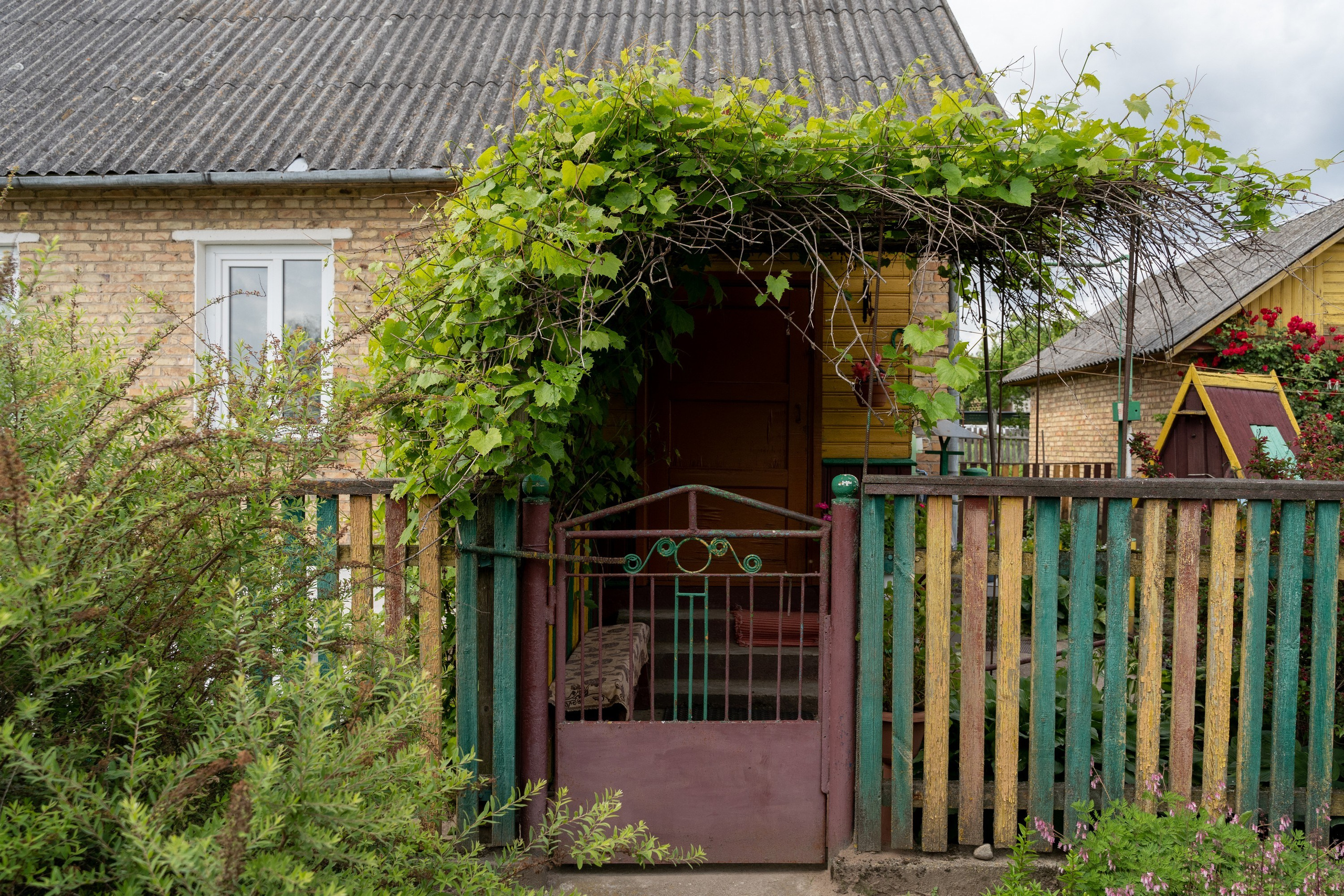 Home.land. Künstler Verstecktoff