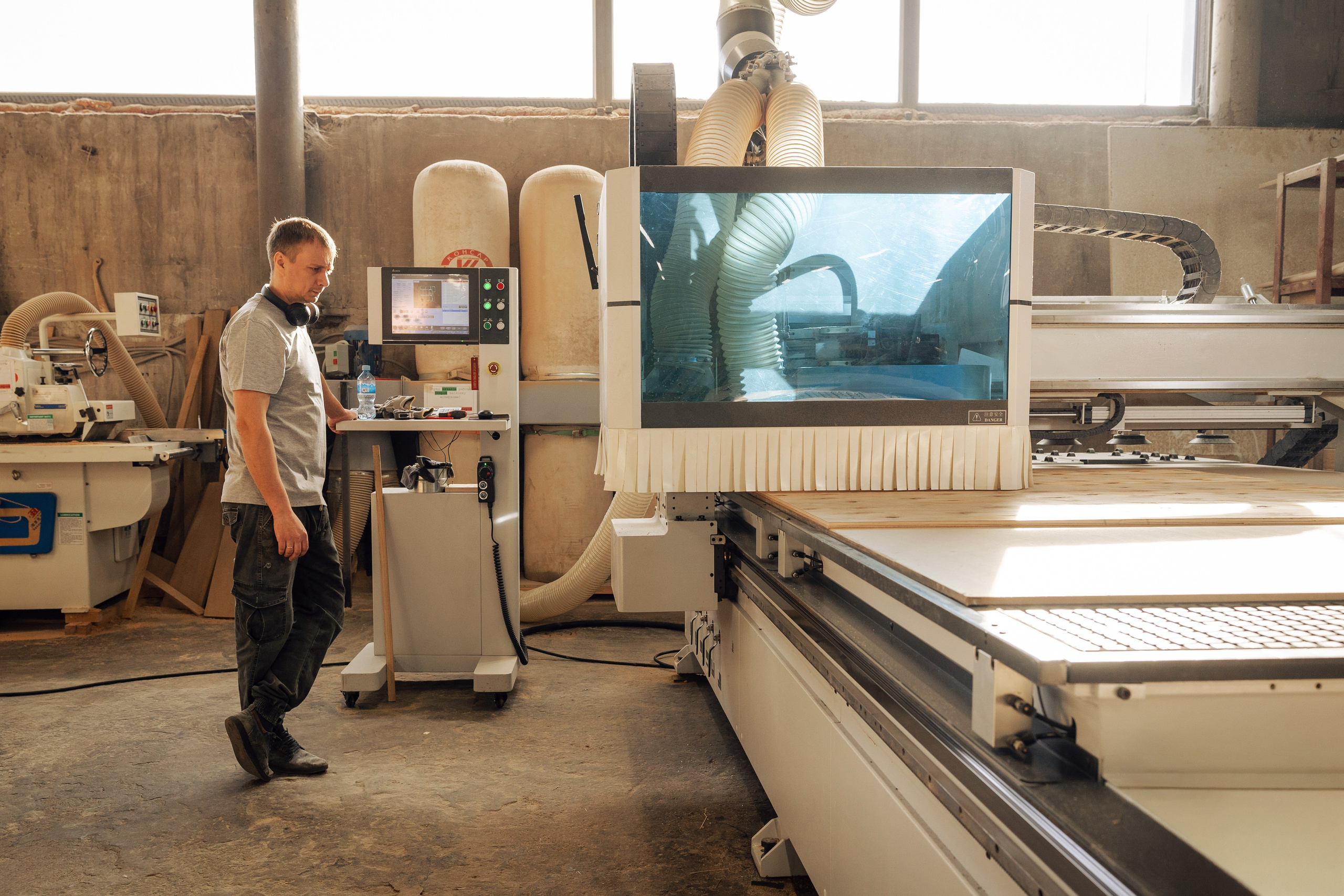 Раскройка МДФ для мебели на станке с ЧПУ