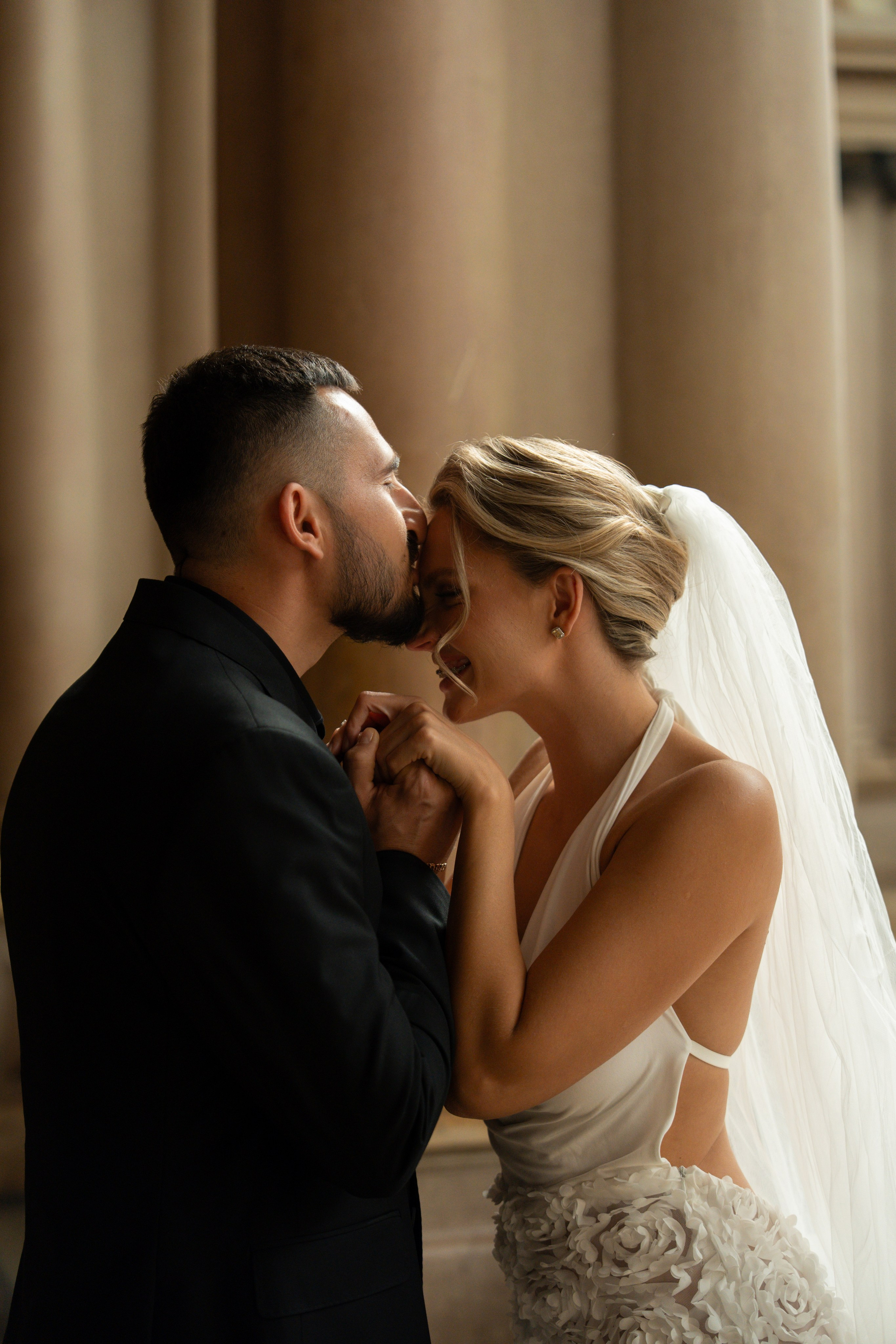 Свадебная фотосессия в Академии Штиглица в Петербурге. Свадебный фотограф в Москве Анна Полушина