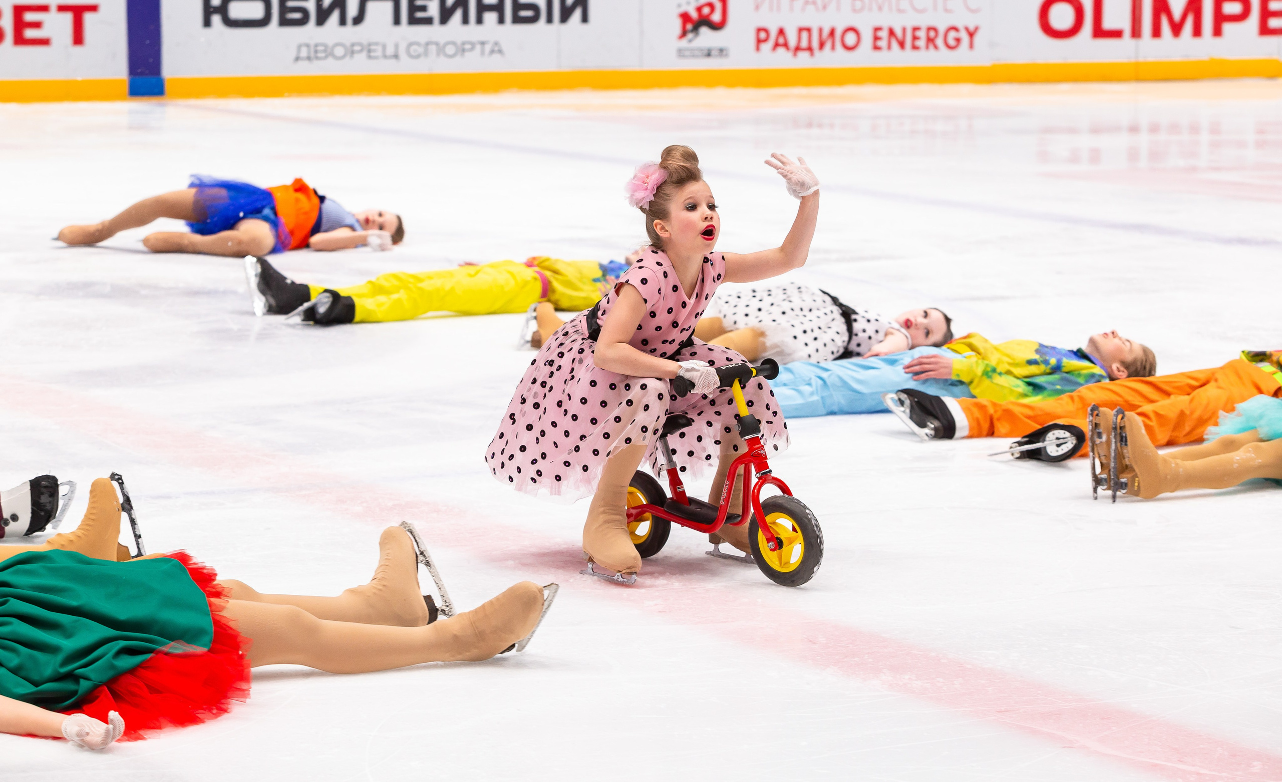 VII Ежегодный фестиваль массовых танцев на льду и фигурного катания «Петровский лёд» Санкт-Петербург 2024. Репортажный фотограф в Москве