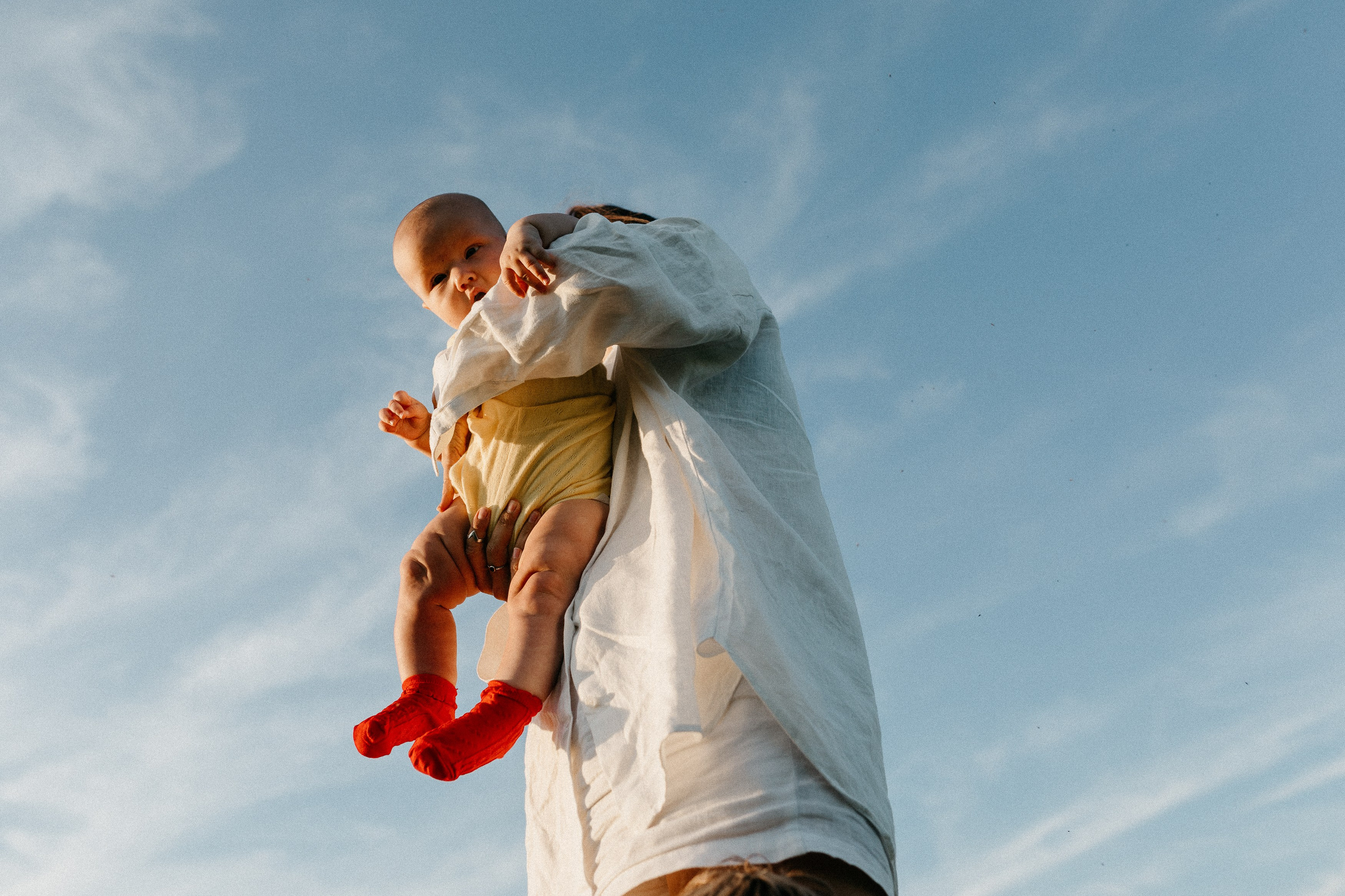 Фотосессия с красными мячами. Семейный фотограф Маша Тимофеева | Москва