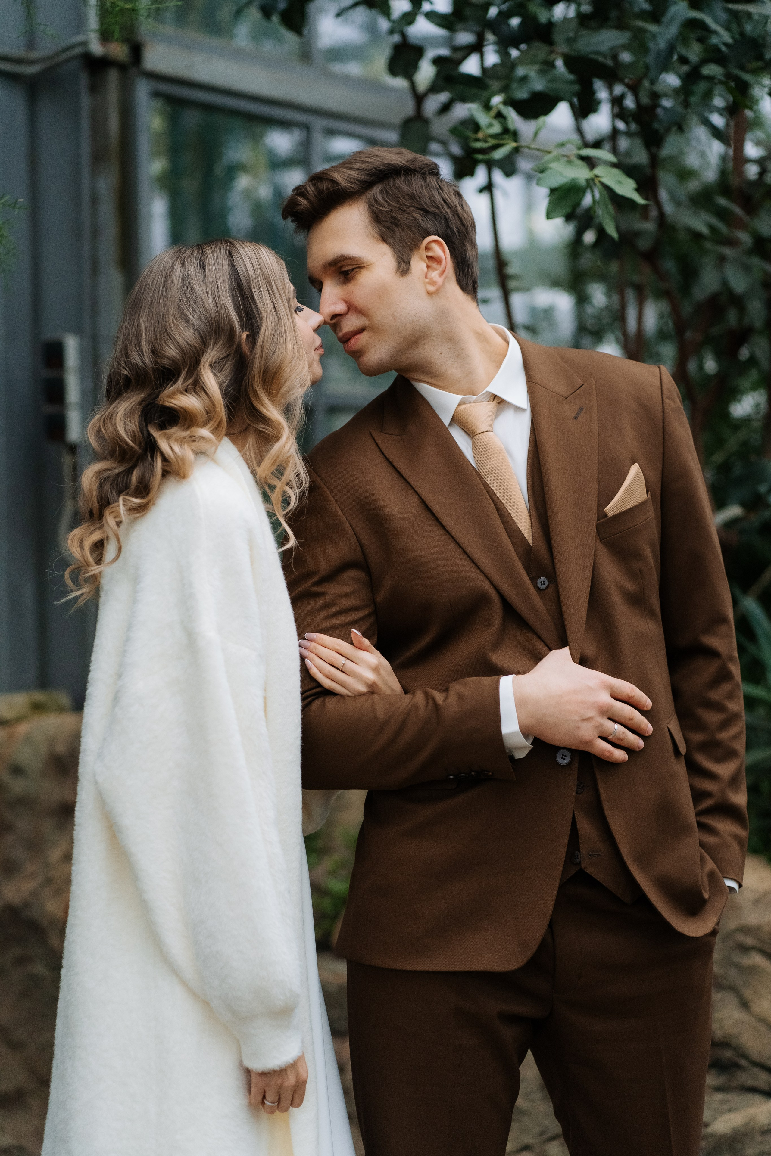 Свадебная фотосессия в оранжерее, Москва. Свадебный фотограф в Москве Анна Полушина